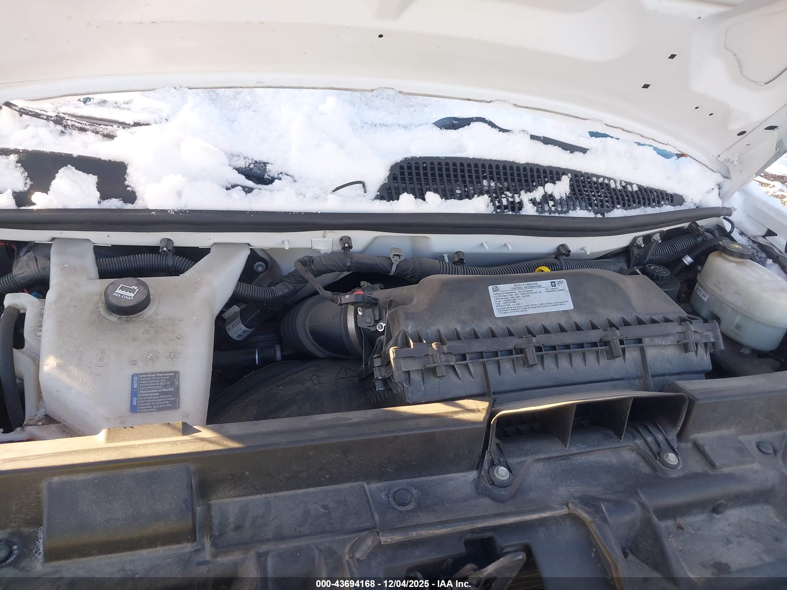 CHEVROLET EXPRESS image 10