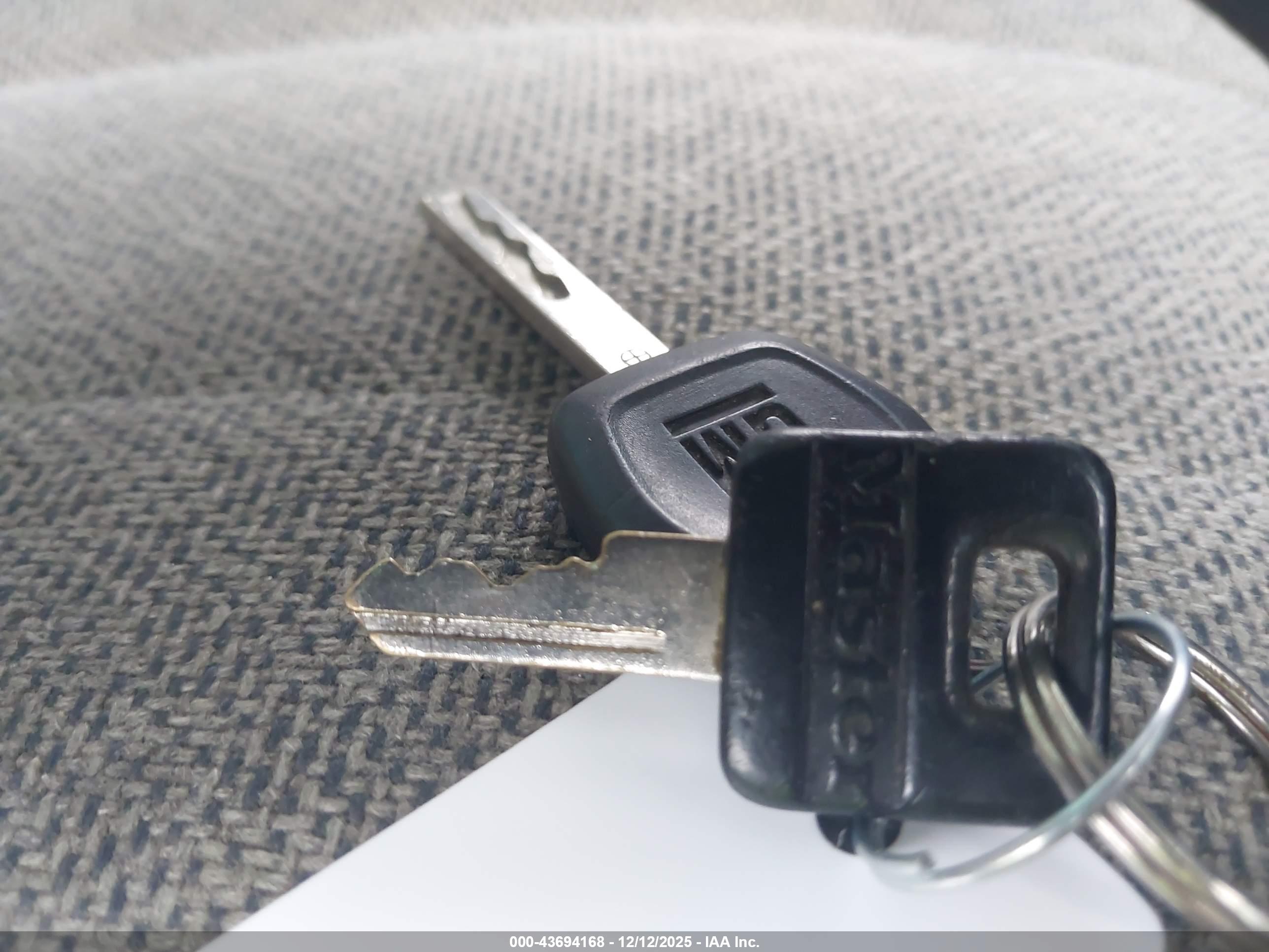 CHEVROLET EXPRESS image 11
