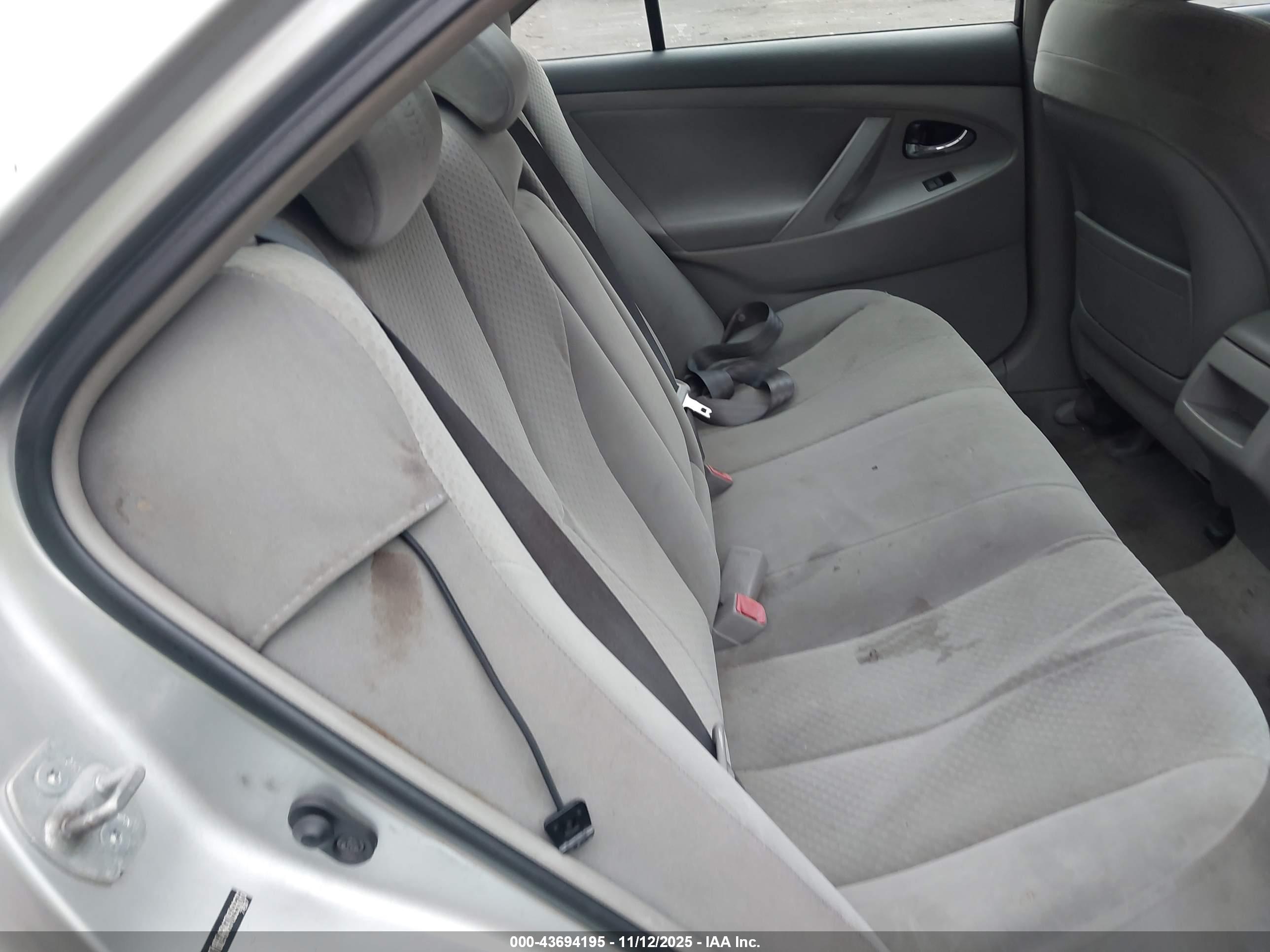 TOYOTA CAMRY image 8