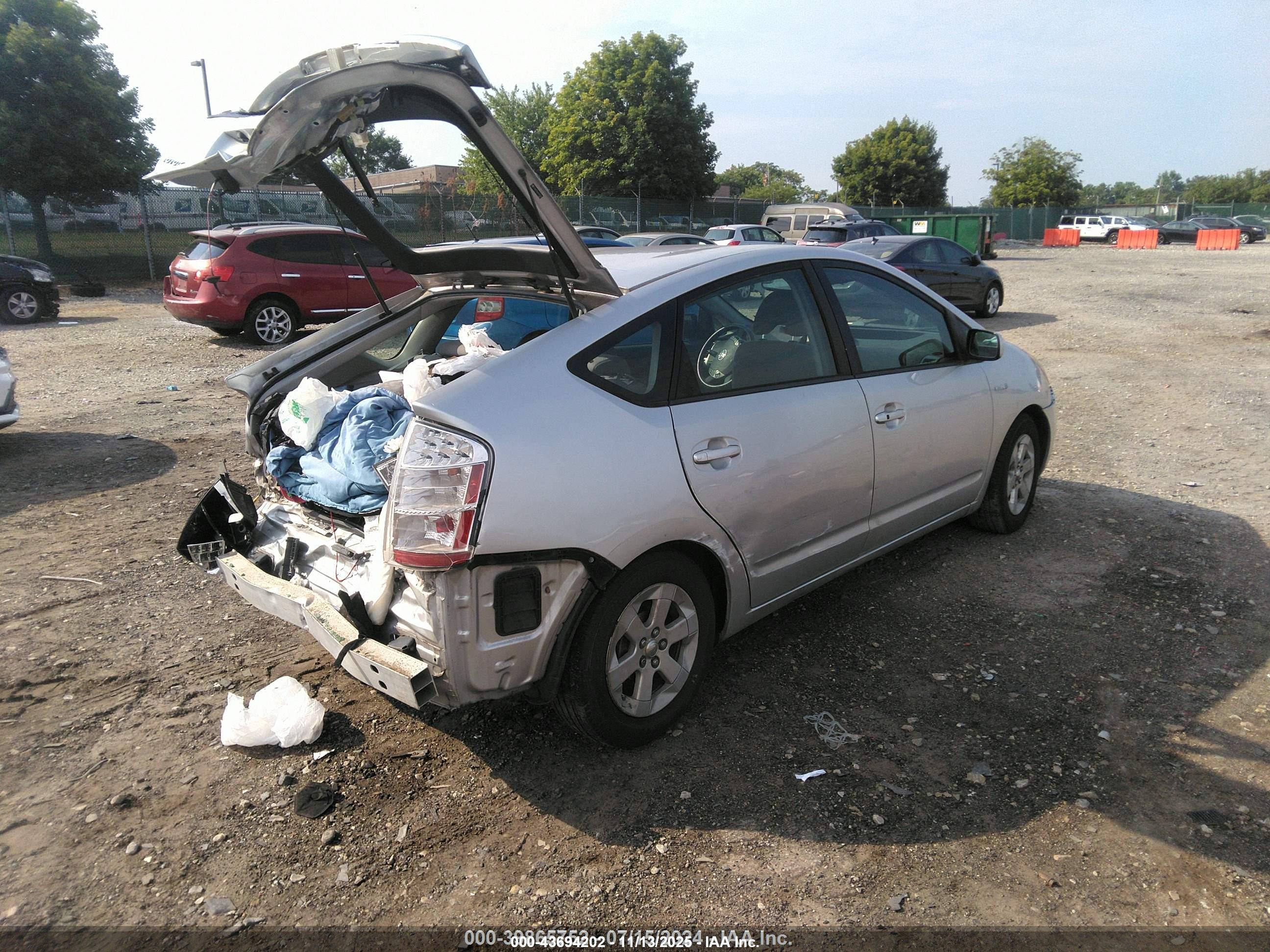 TOYOTA PRIUS image 4
