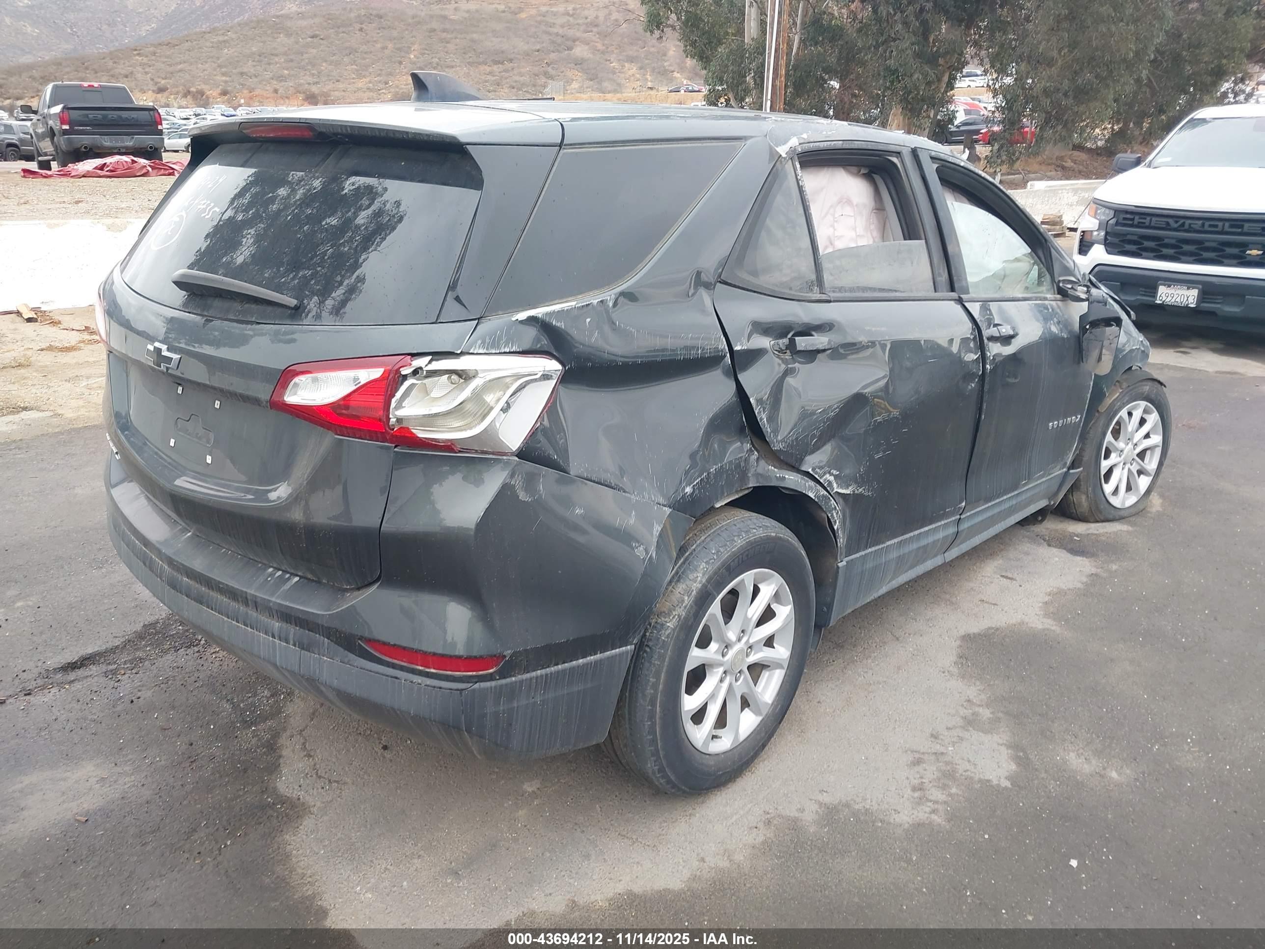 CHEVROLET EQUINOX image 4