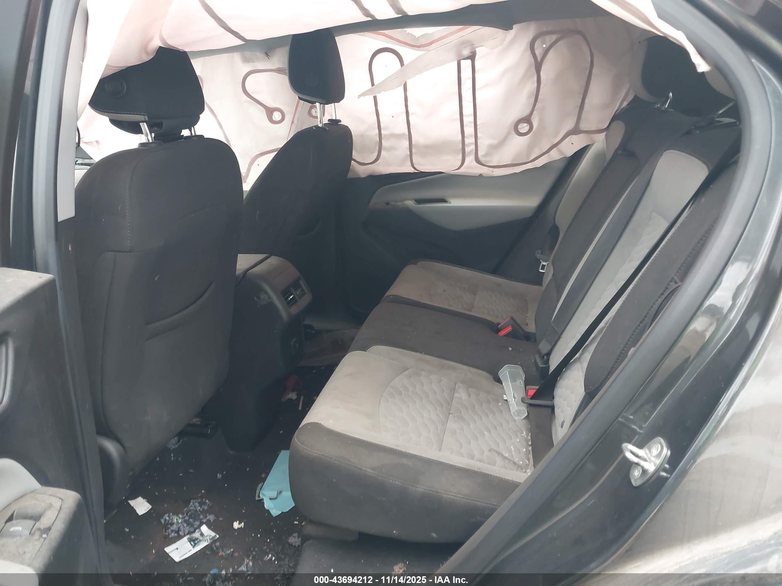 CHEVROLET EQUINOX image 8
