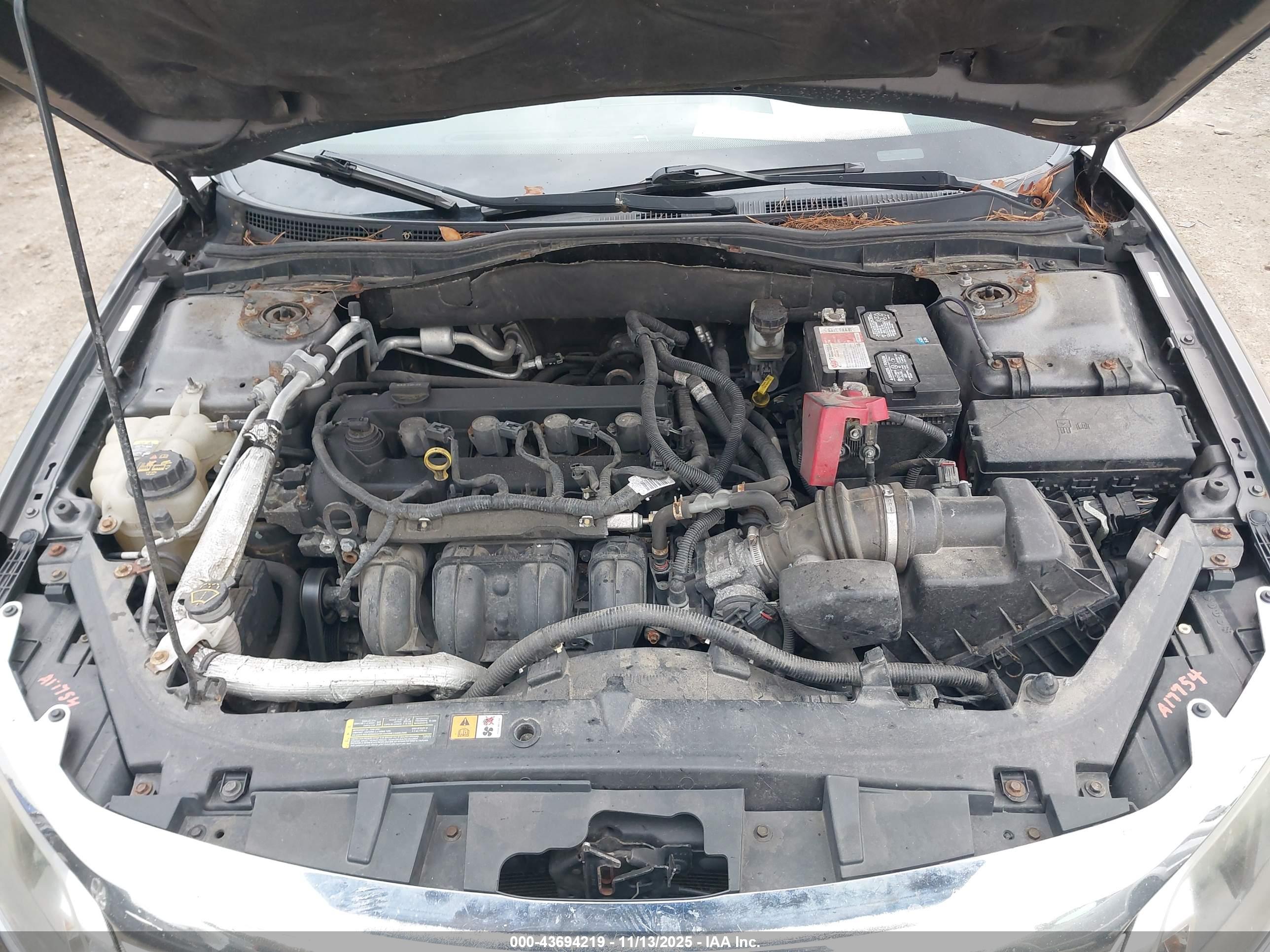 FORD FUSION image 10