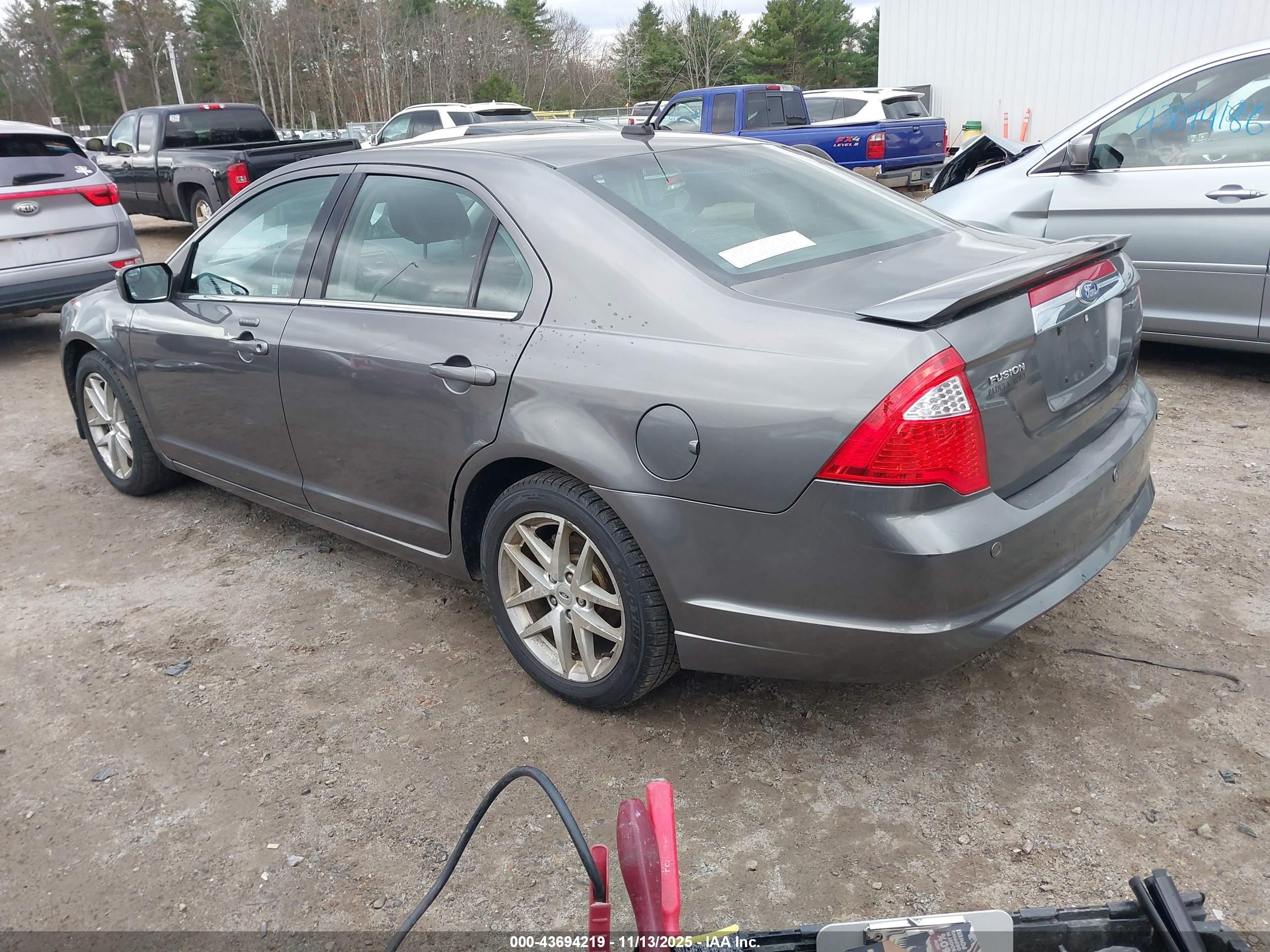 FORD FUSION image 3