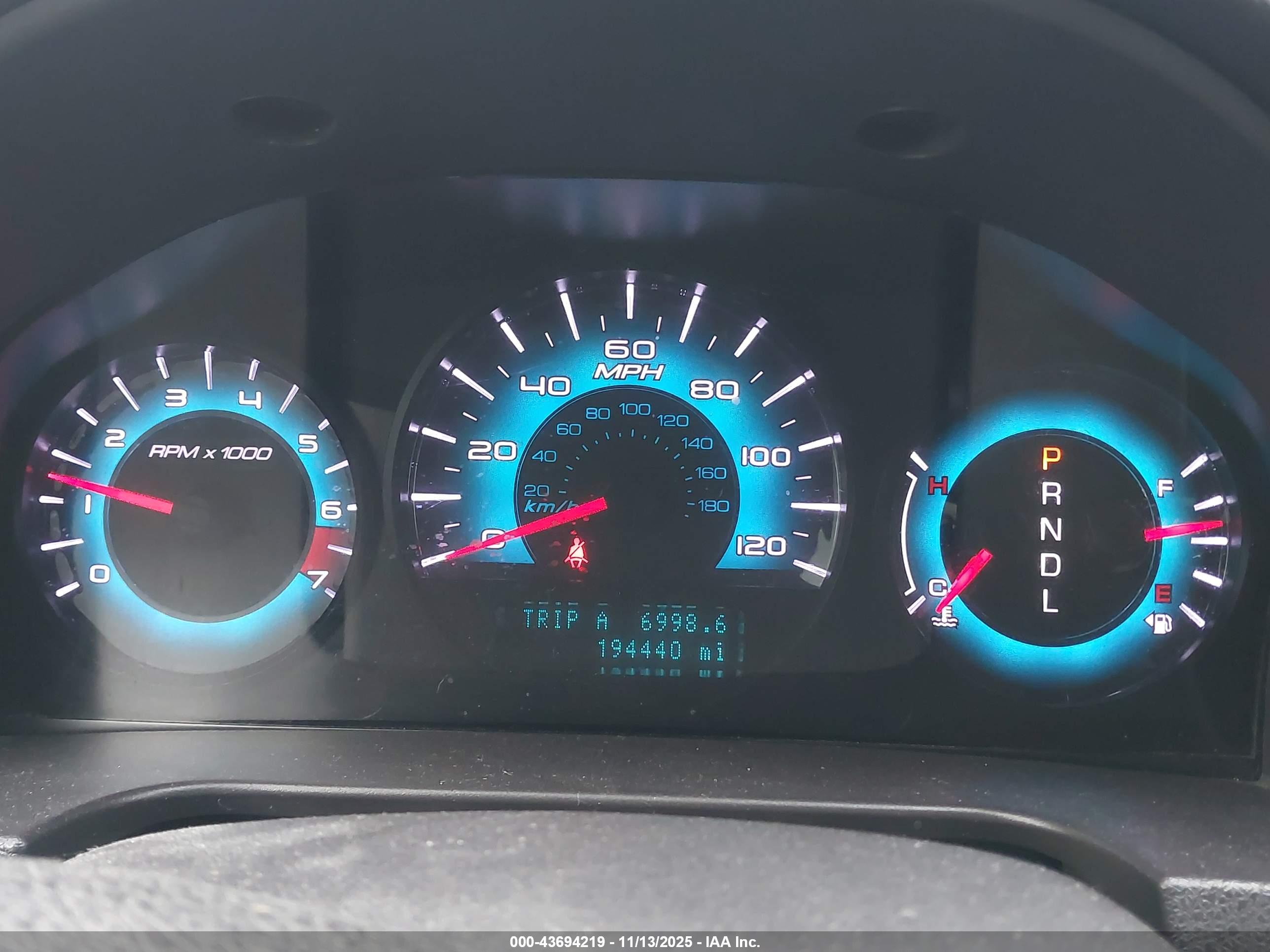 FORD FUSION image 7