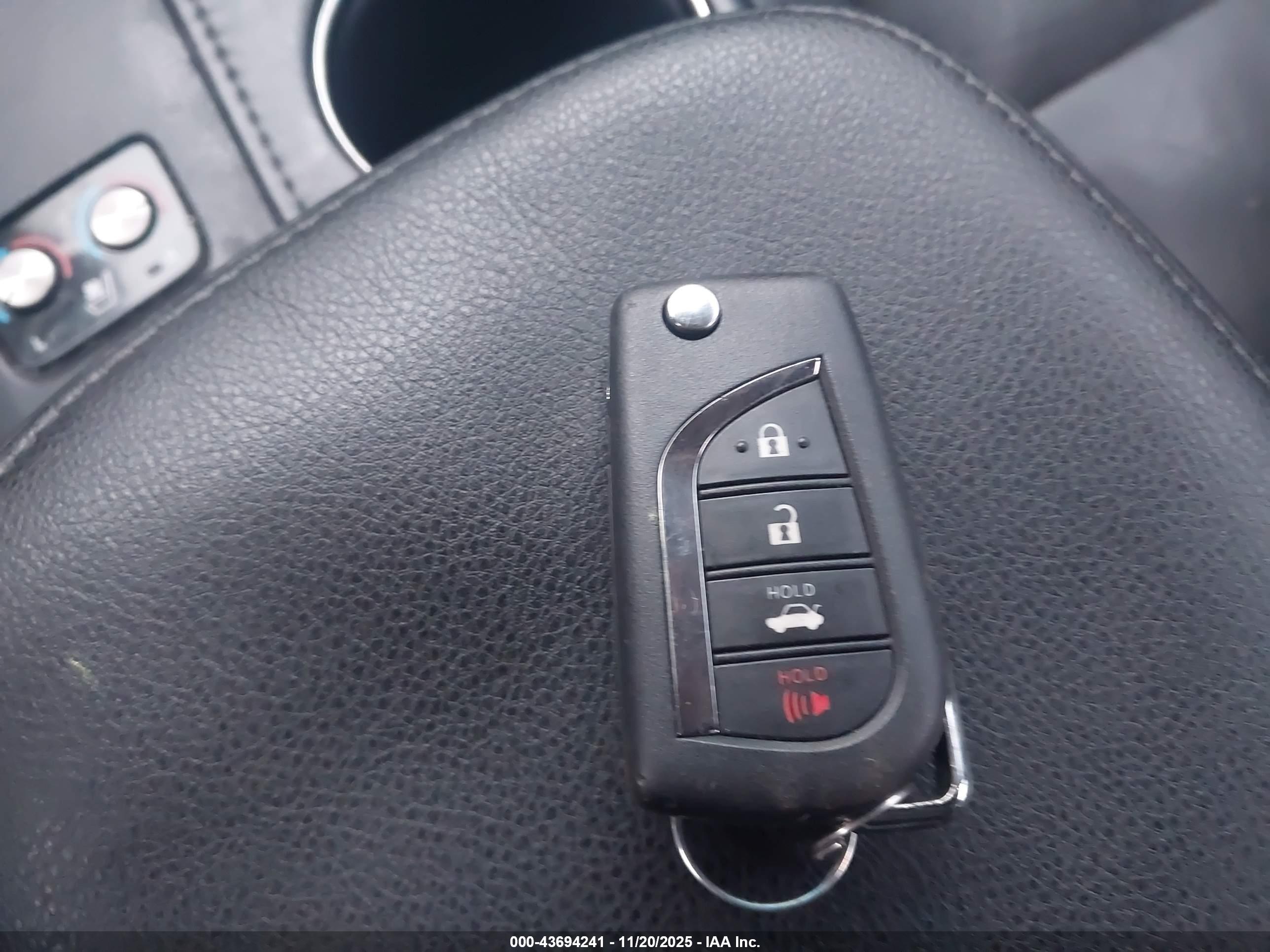 TOYOTA CAMRY image 11