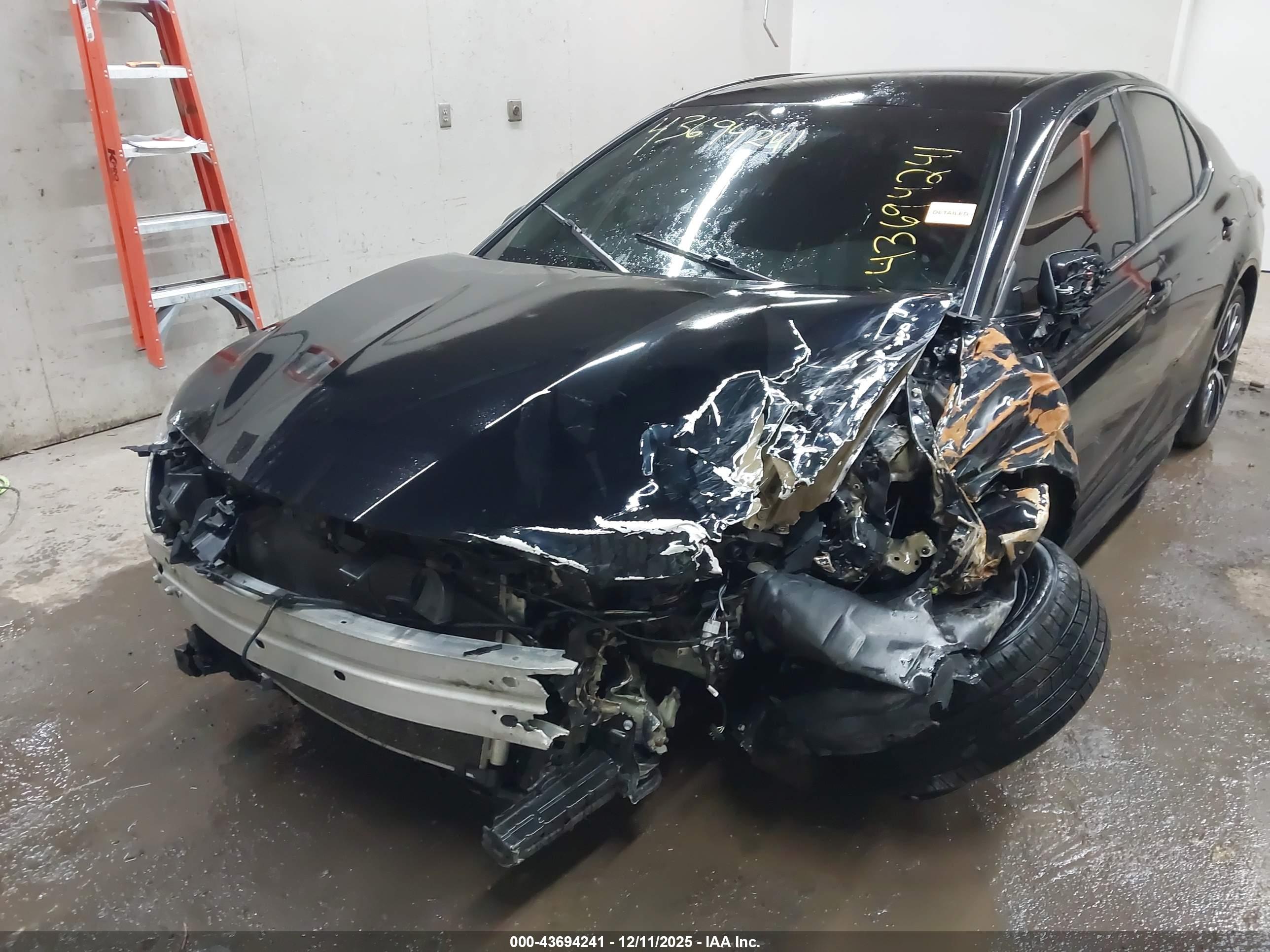 TOYOTA CAMRY image 6