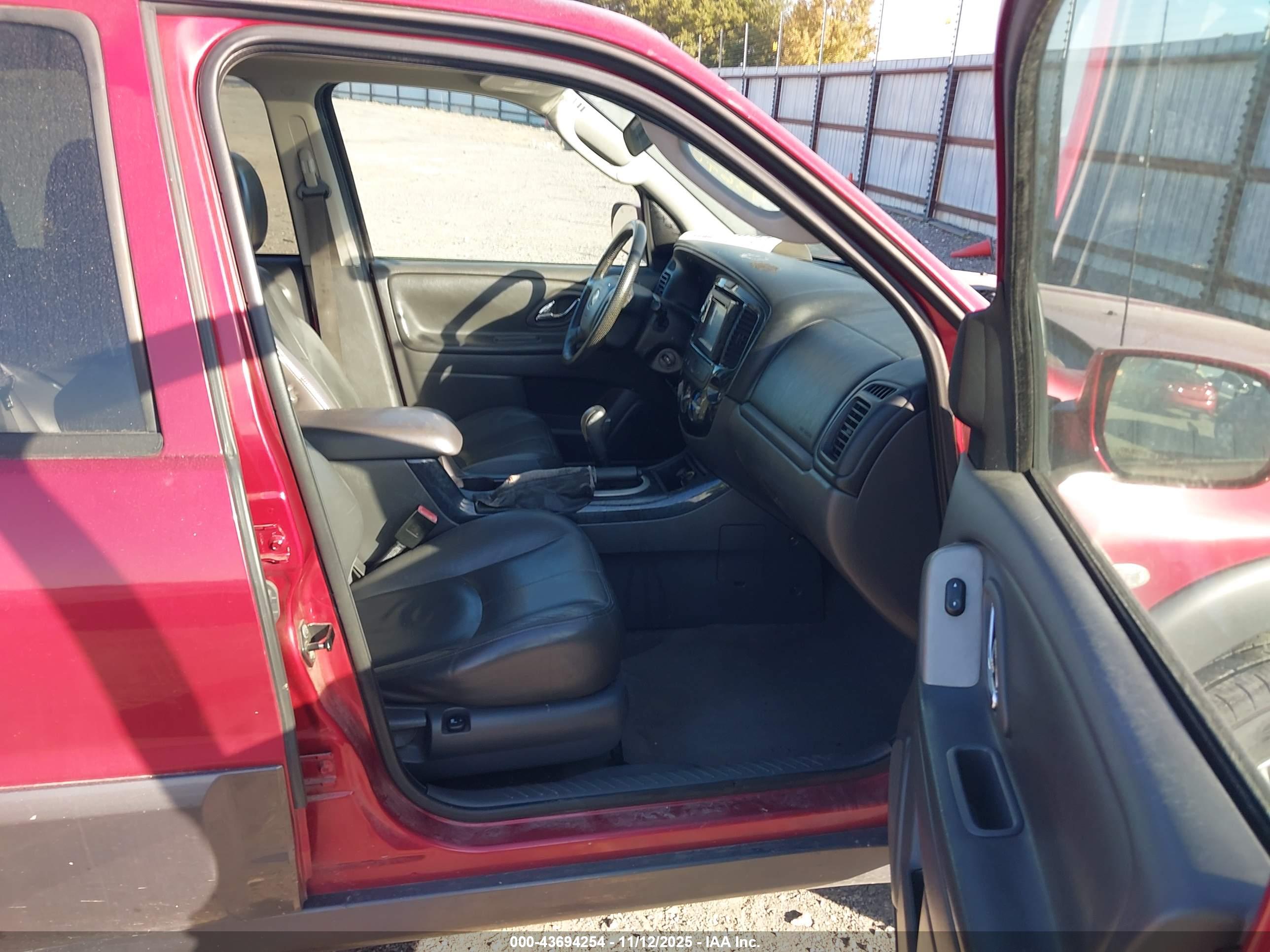 MAZDA TRIBUTE image 5