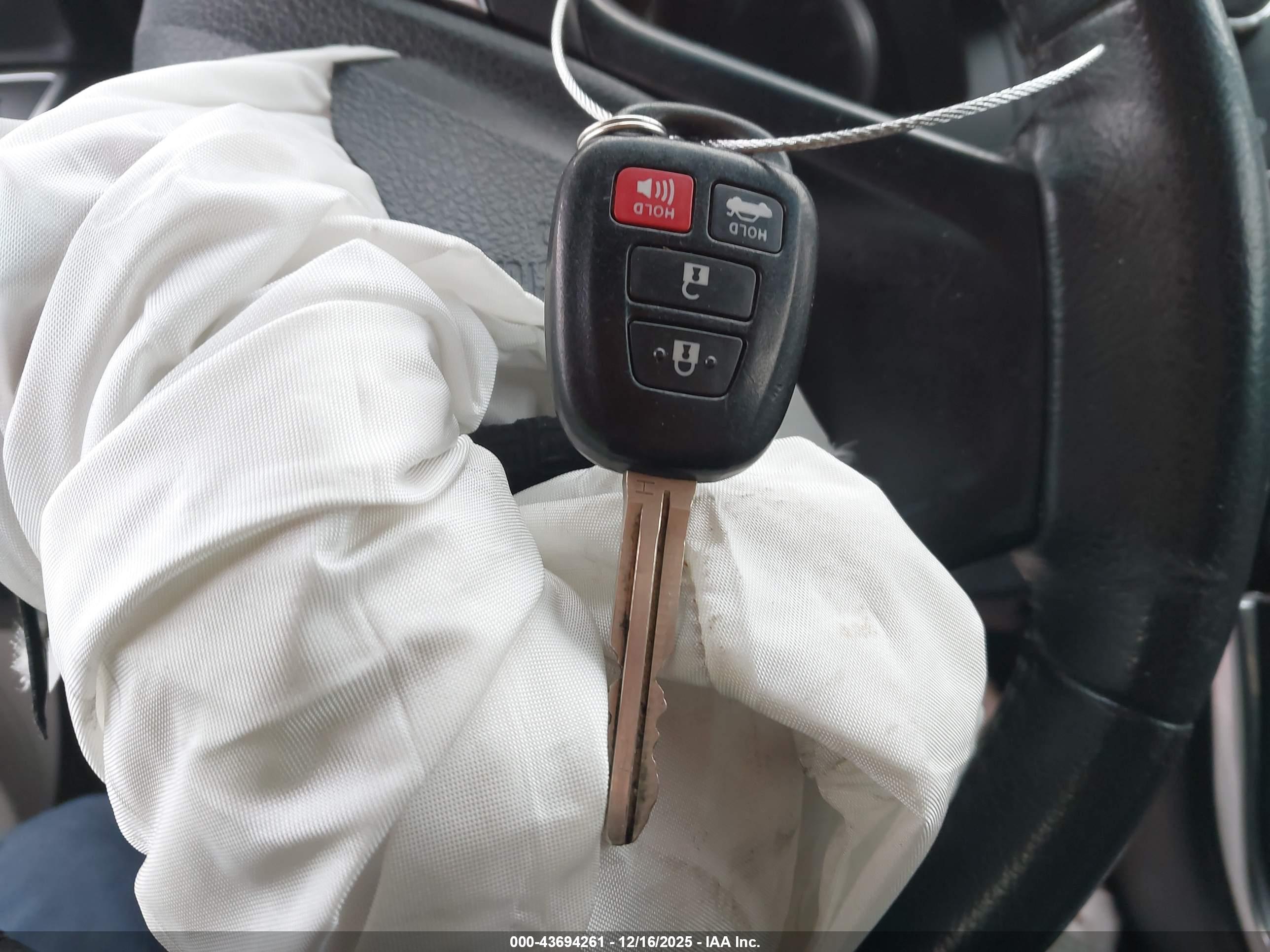 TOYOTA CAMRY image 11