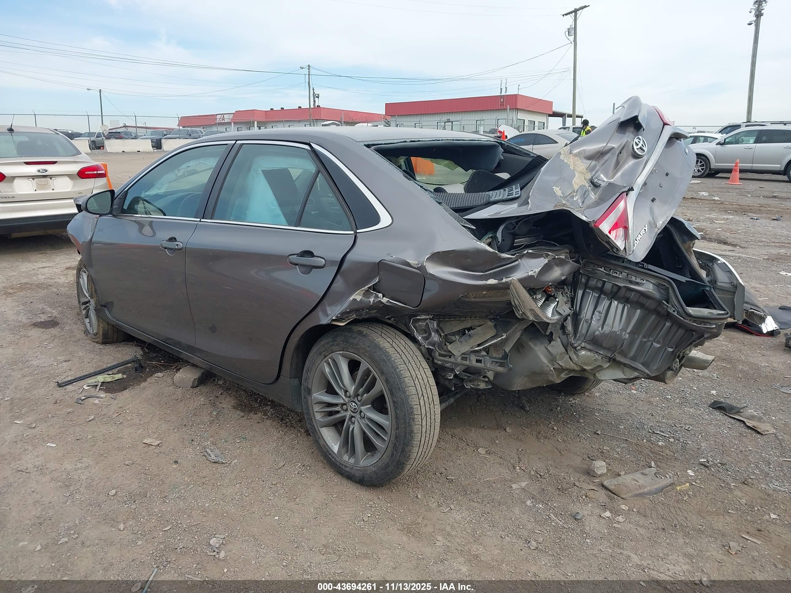 TOYOTA CAMRY image 3