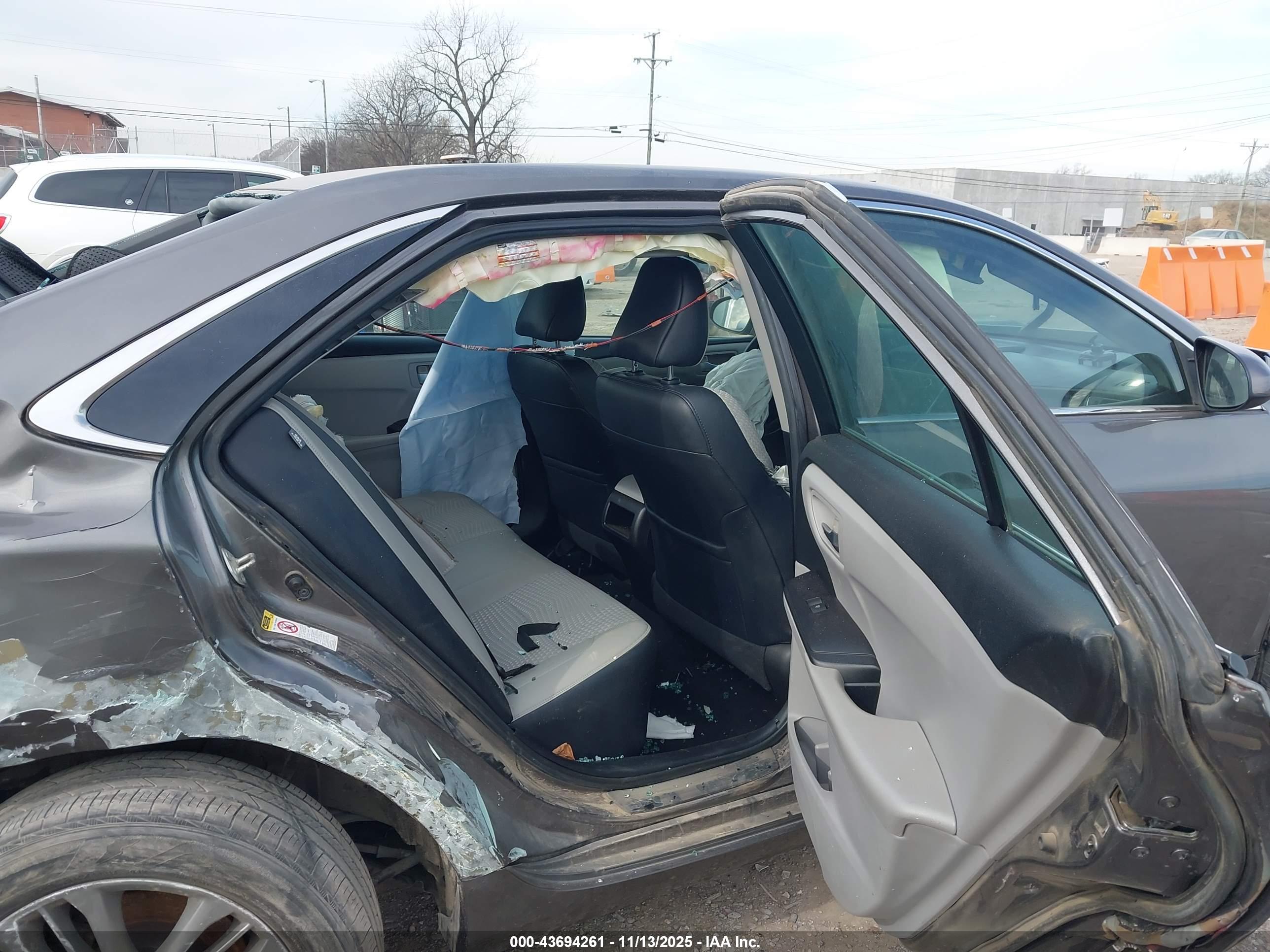 TOYOTA CAMRY image 8