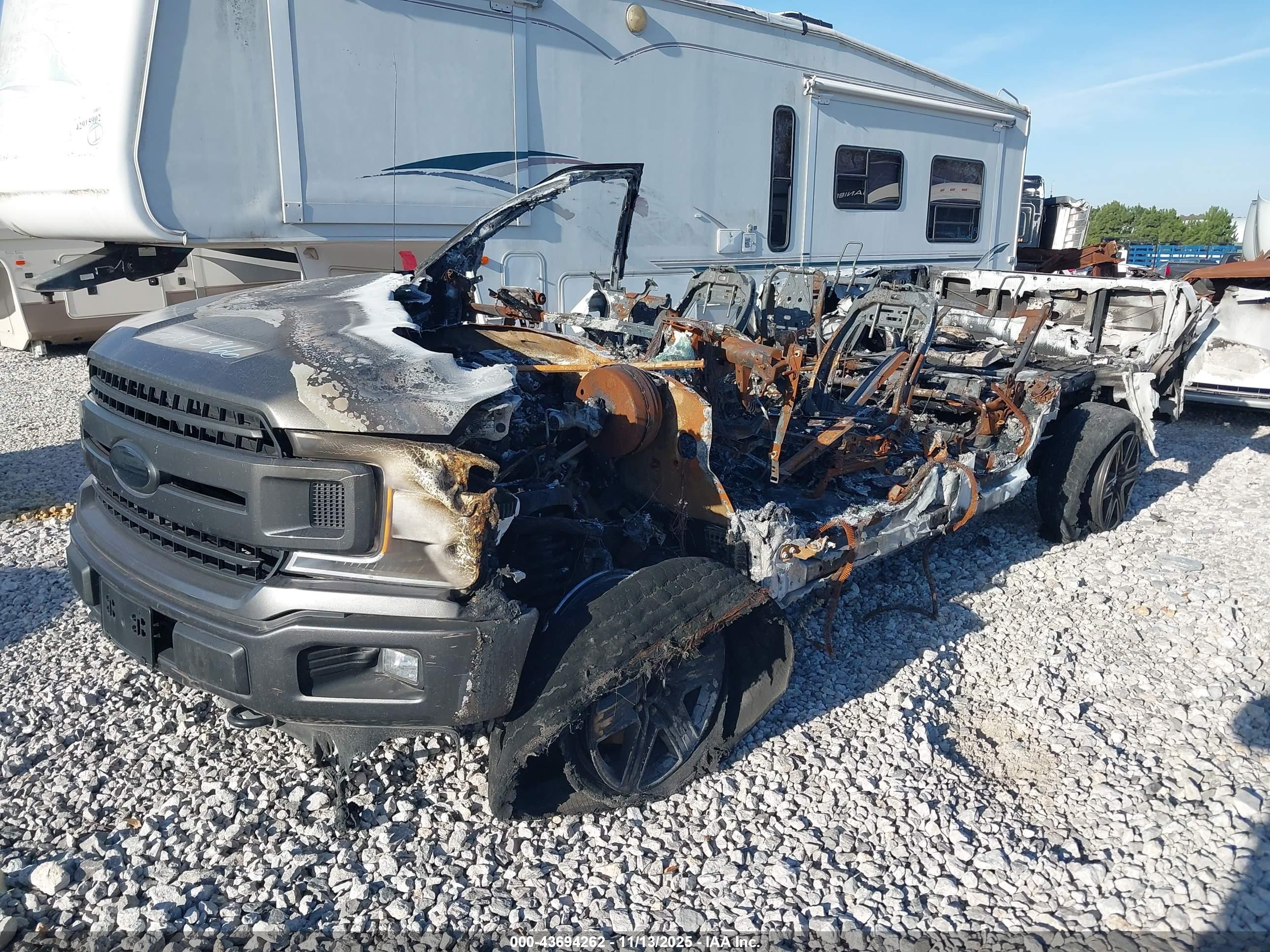 FORD F-150 image 2