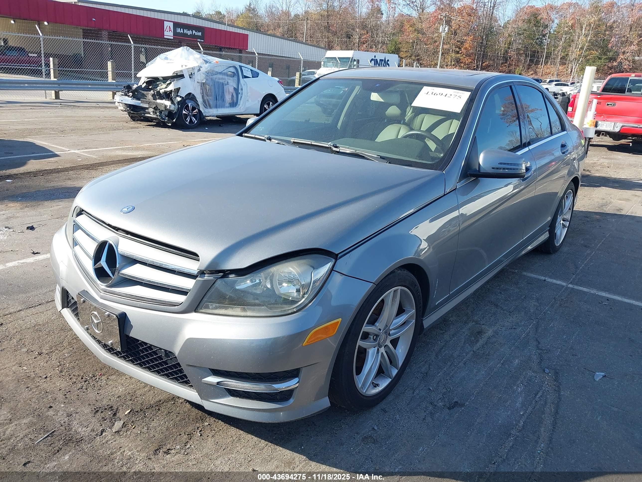MERCEDES-BENZ C image 6