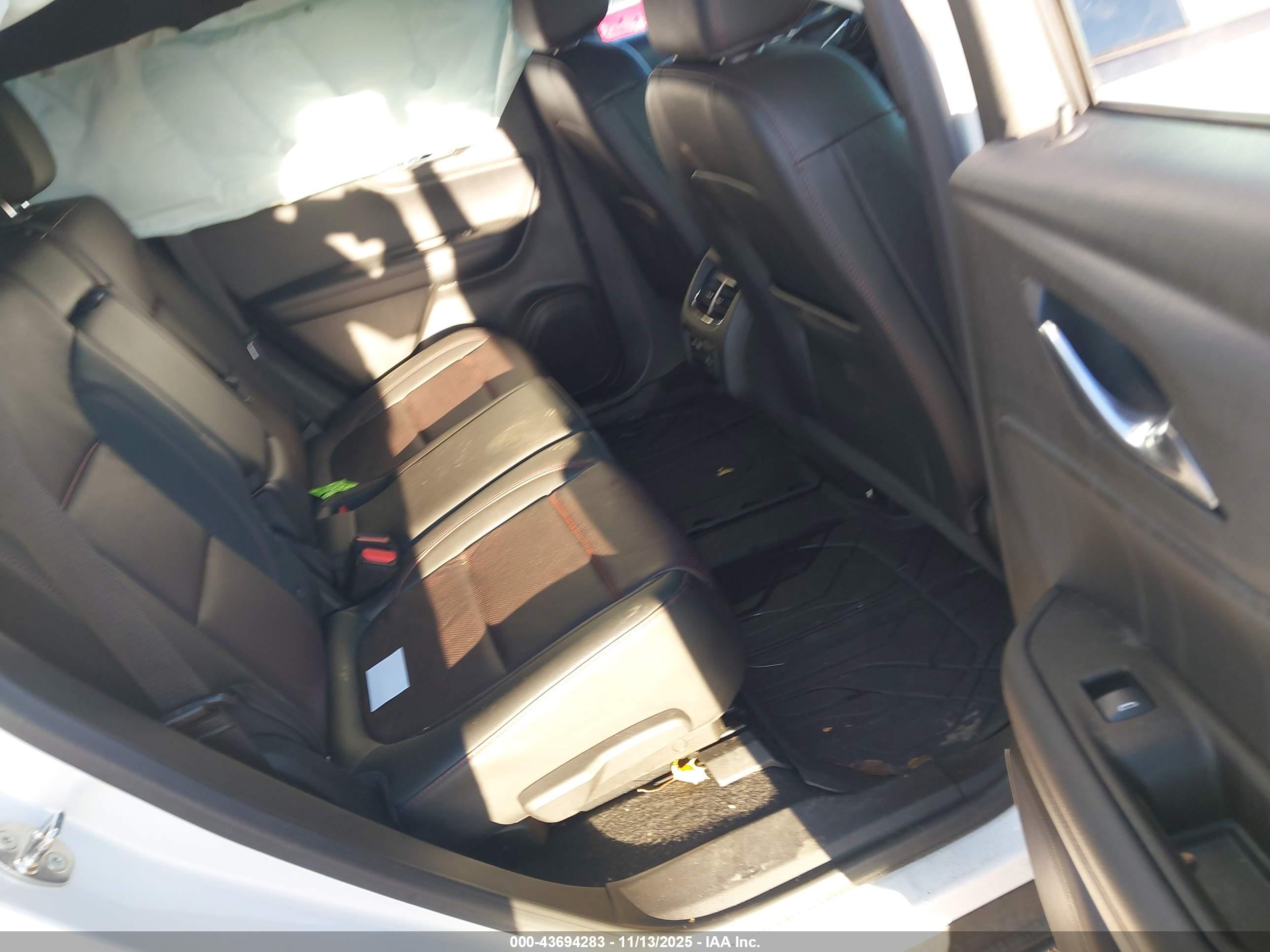 CHEVROLET BLAZER image 8