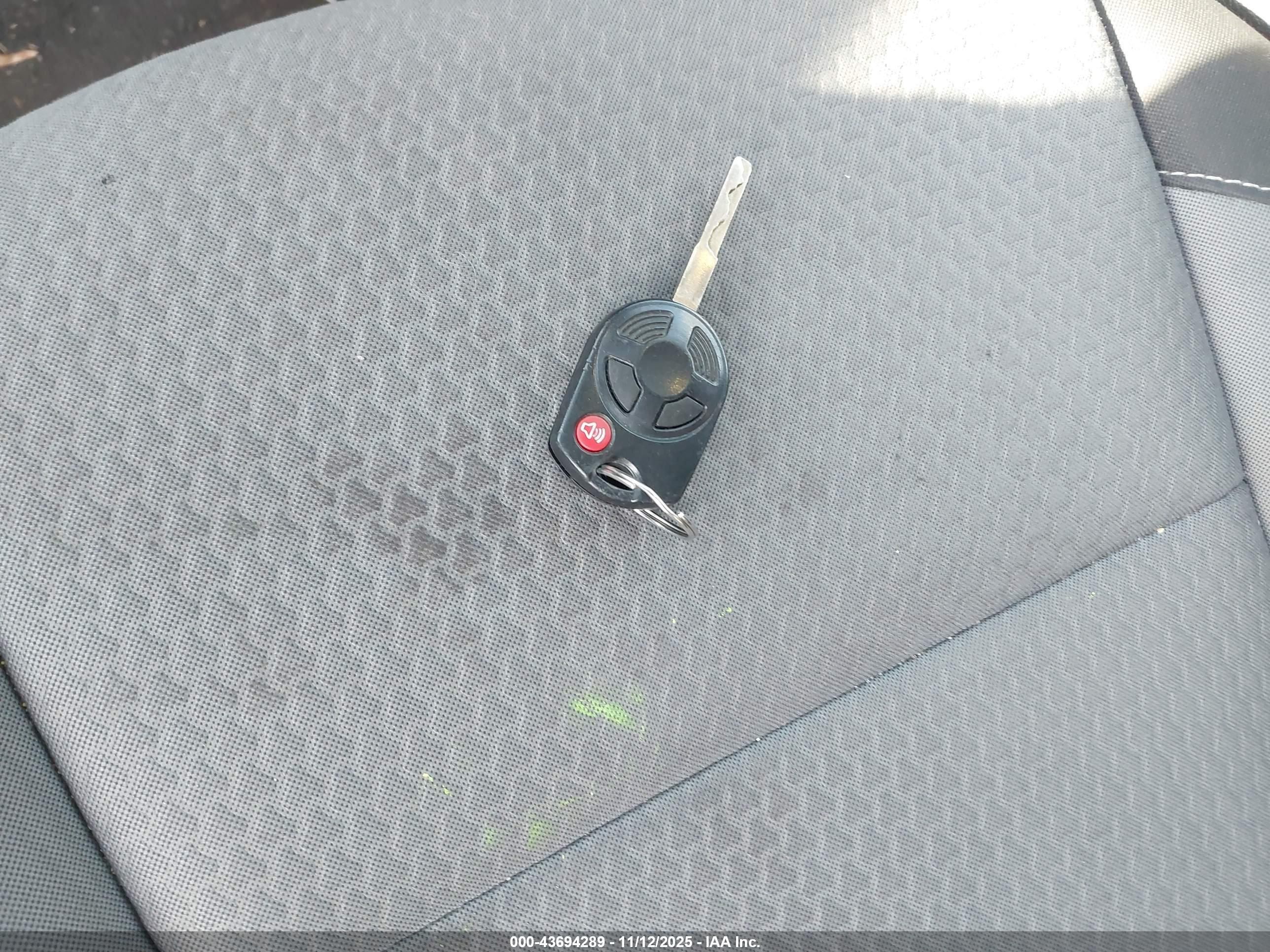 FORD ESCAPE image 11