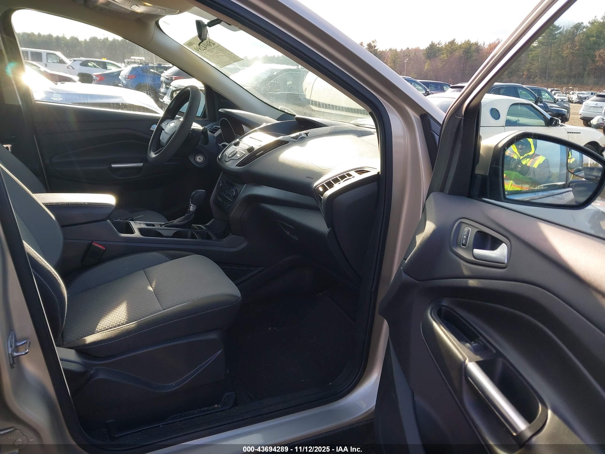 FORD ESCAPE image 5