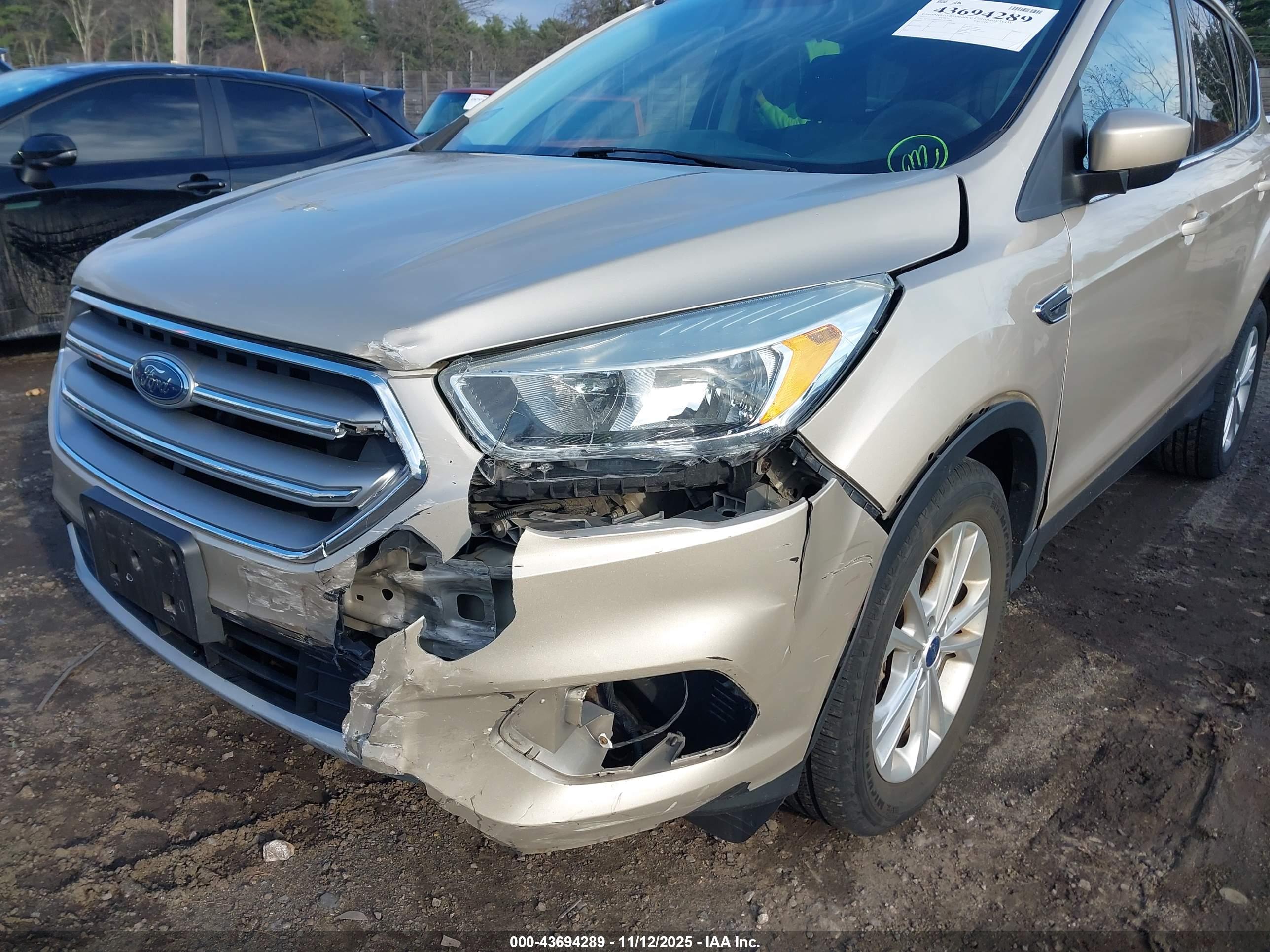 FORD ESCAPE image 6