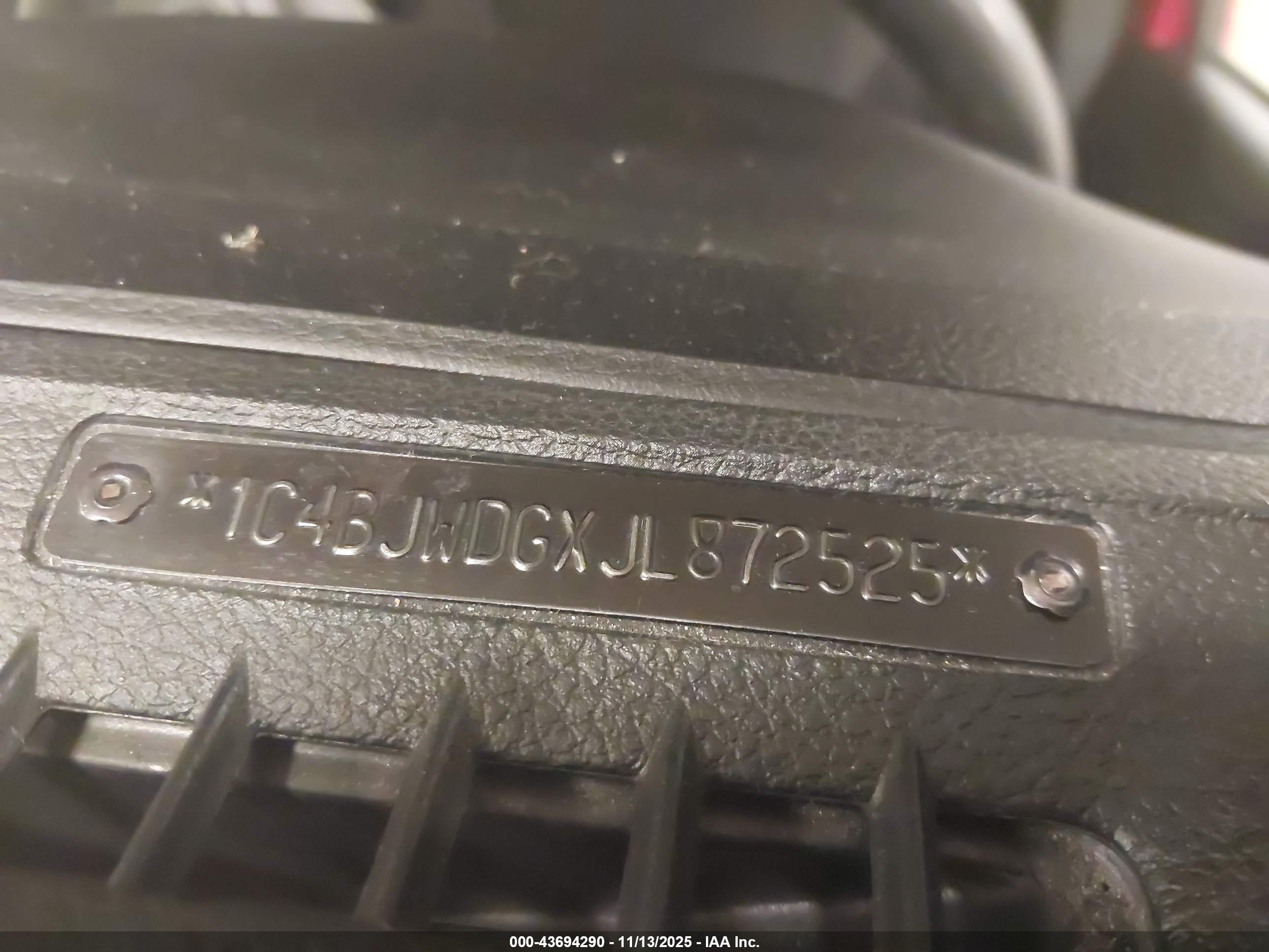 JEEP WRANGLER image 9