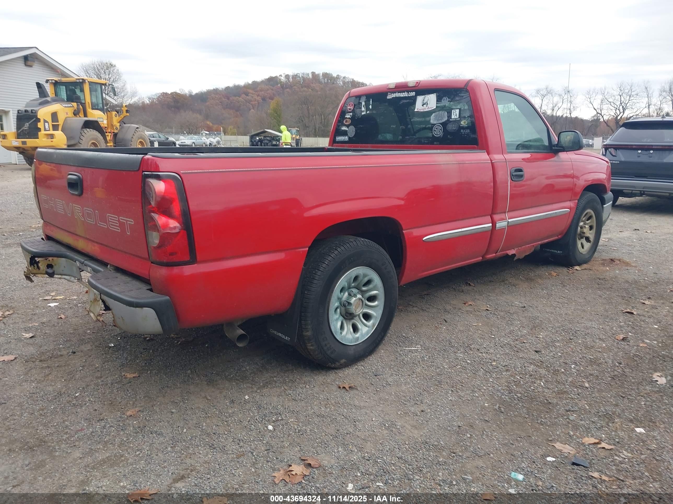 CHEVROLET SILVERADO image 4