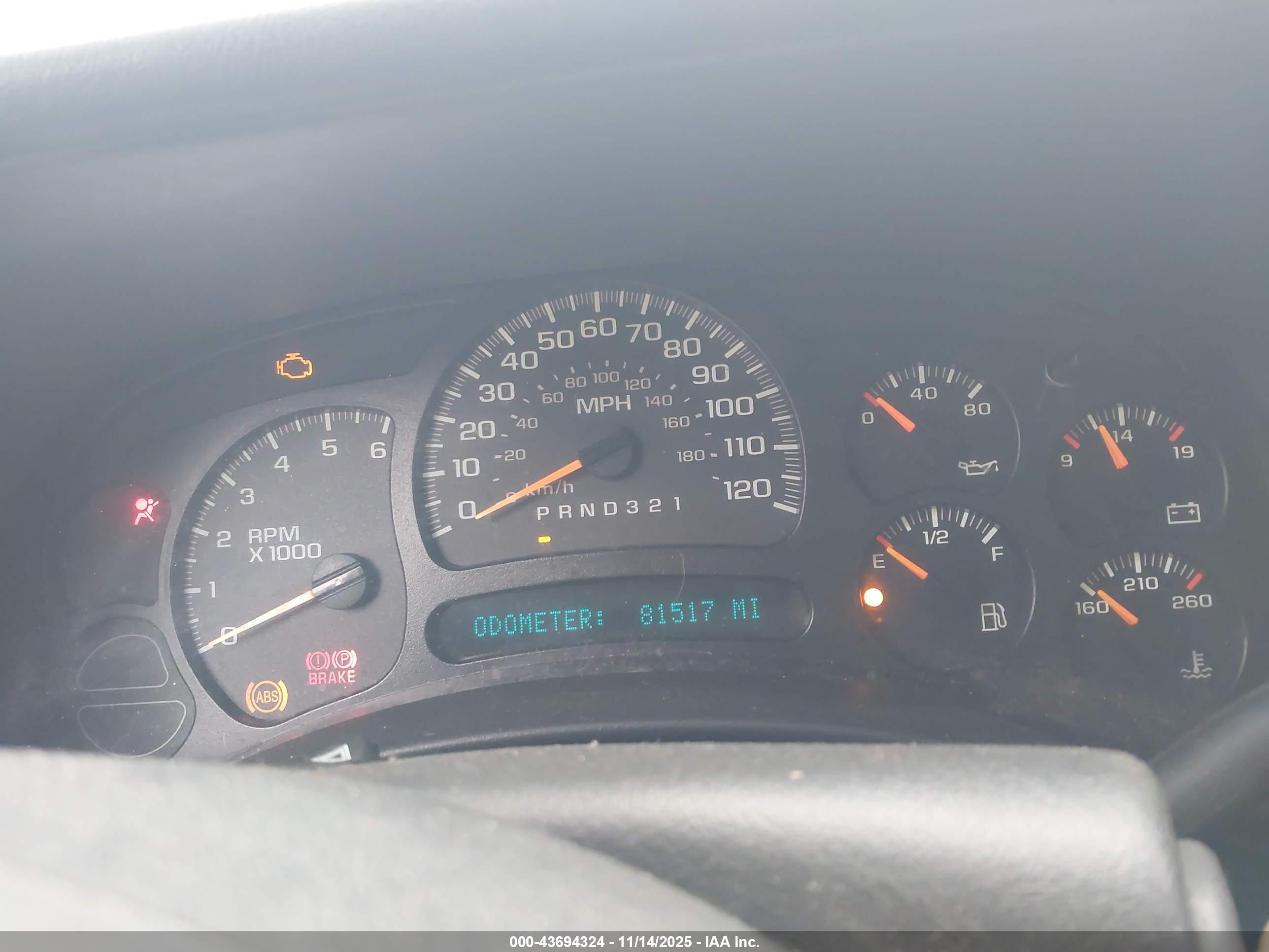 CHEVROLET SILVERADO image 7