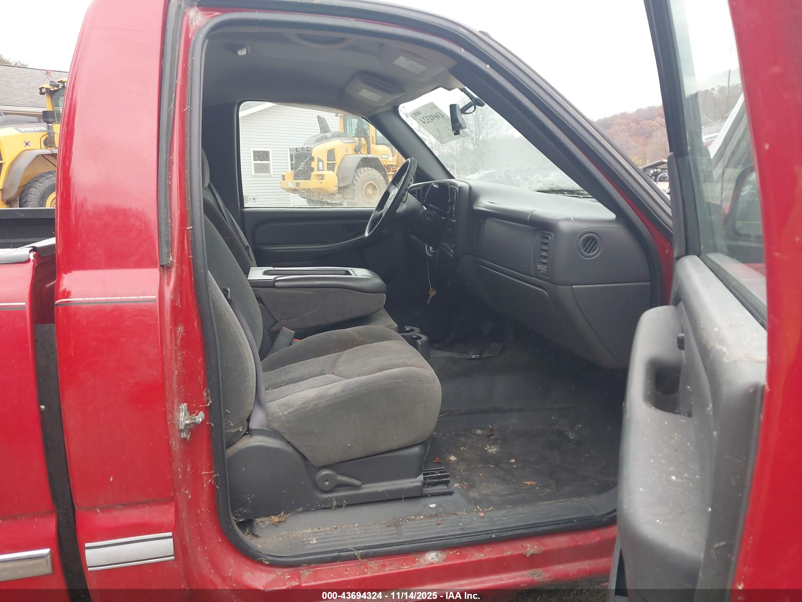 CHEVROLET SILVERADO image 8