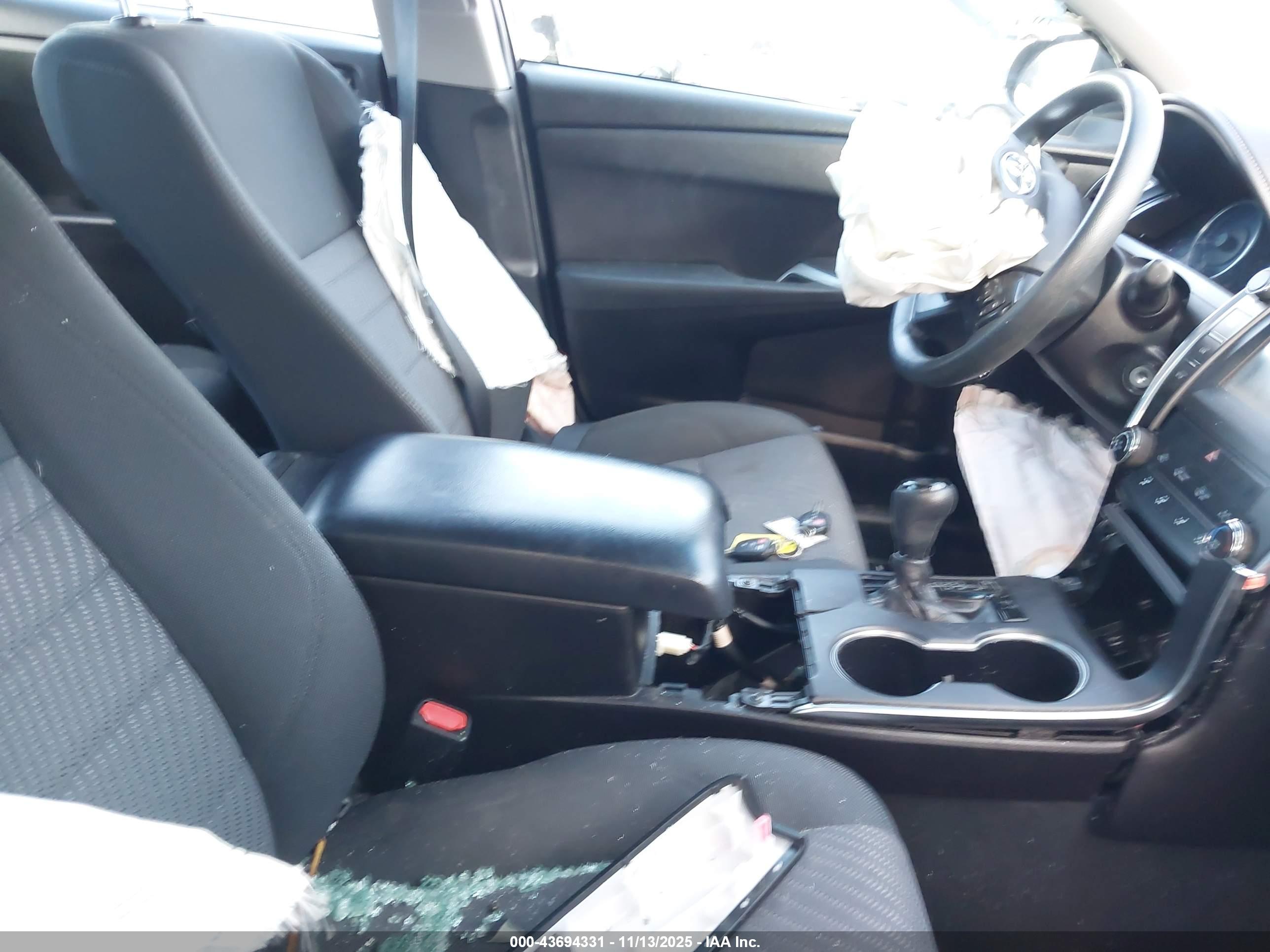 TOYOTA CAMRY image 5