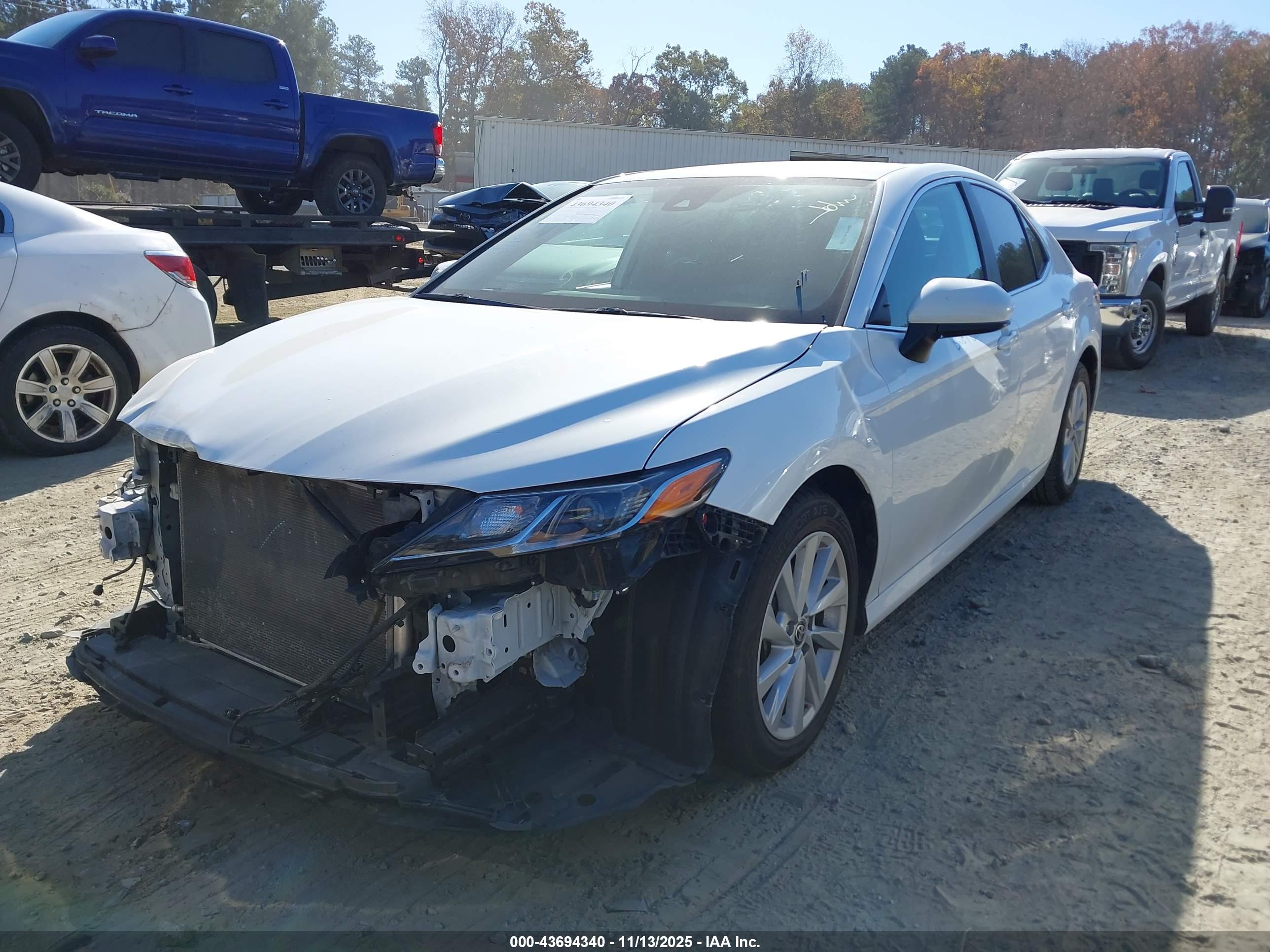 TOYOTA CAMRY image 2