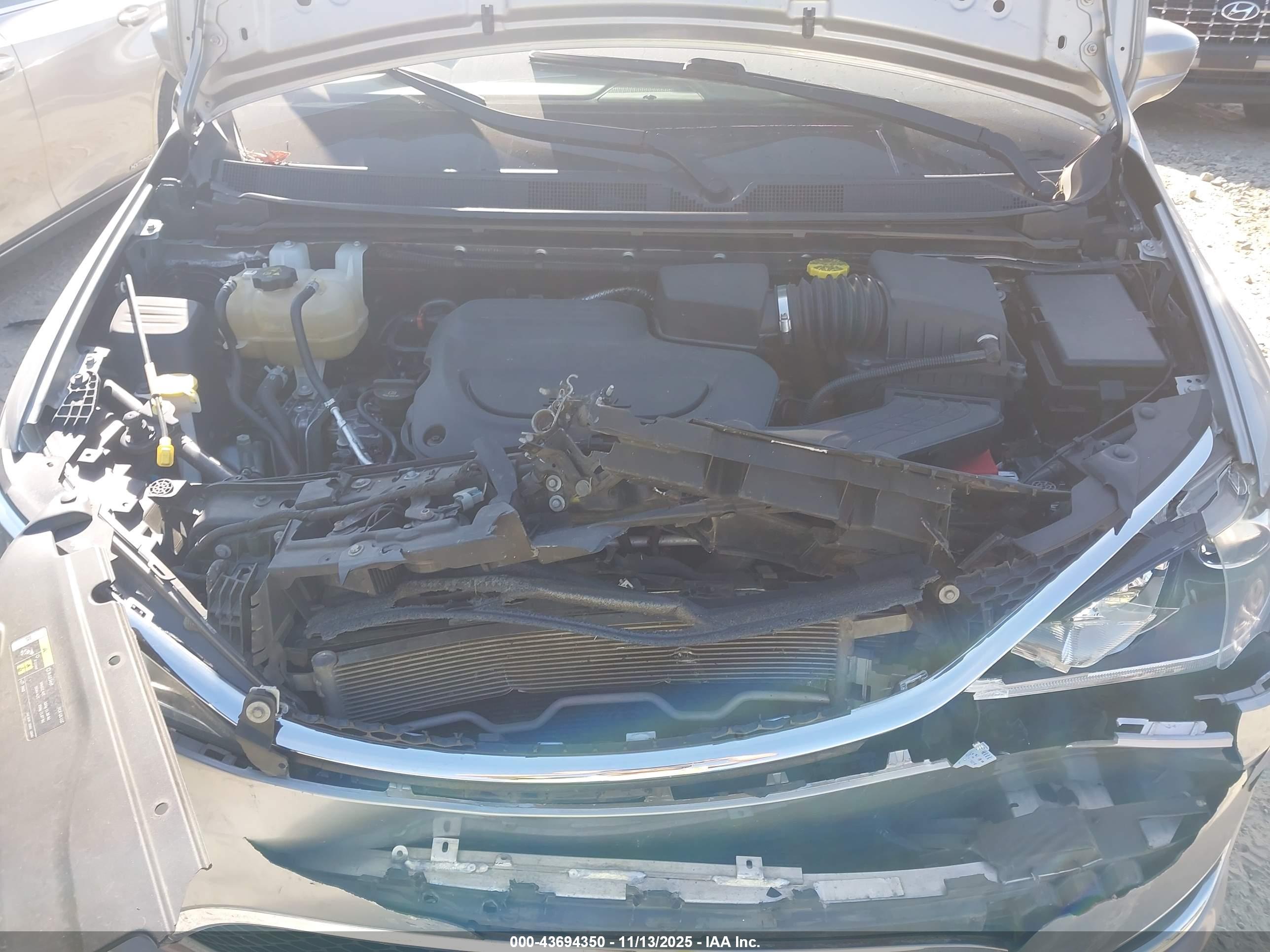CHRYSLER PACIFICA image 10