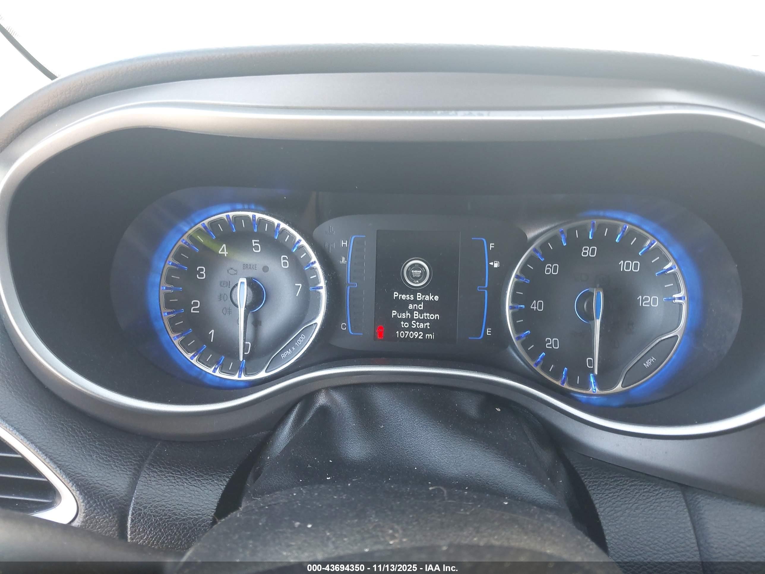 CHRYSLER PACIFICA image 7