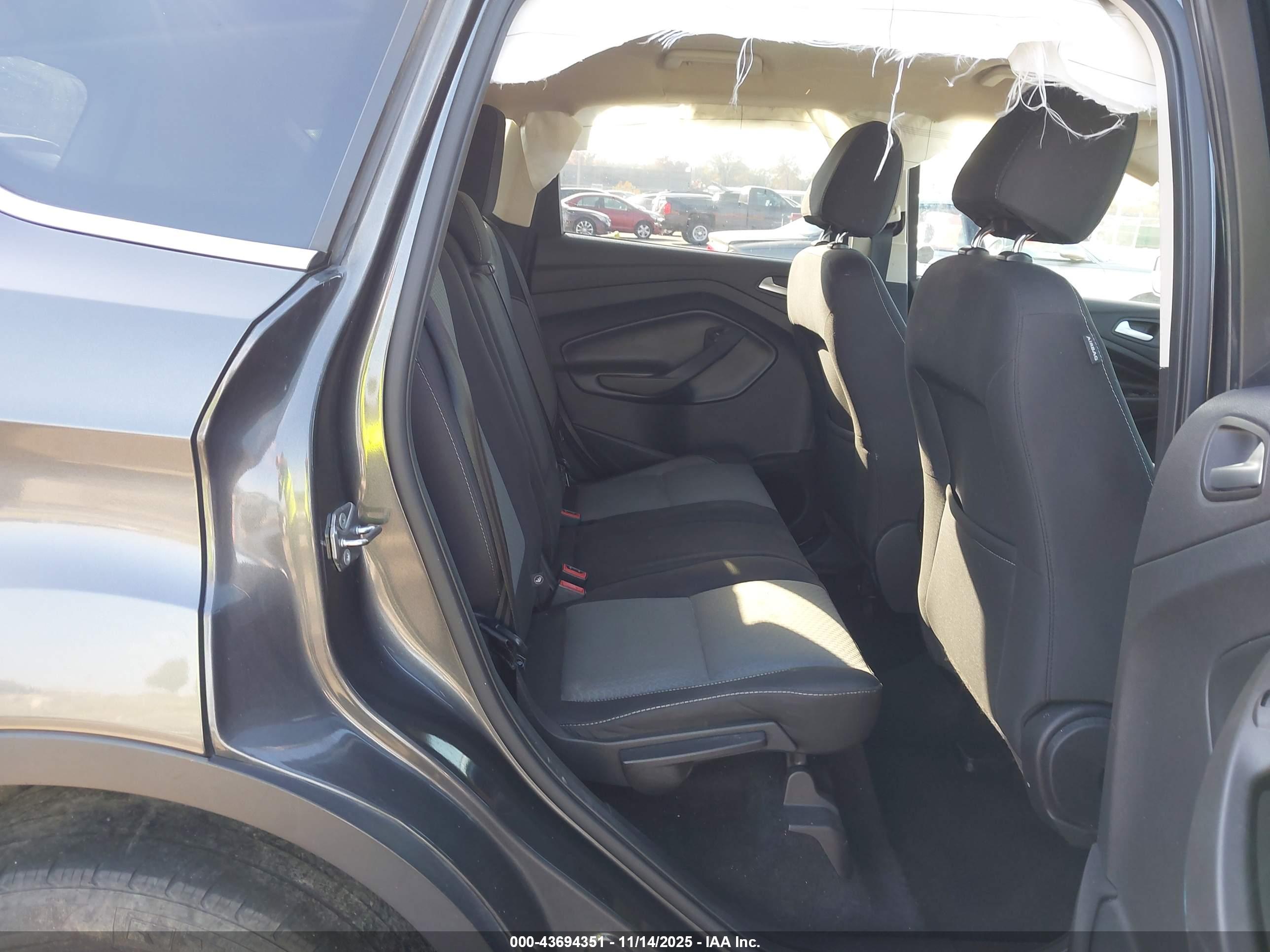 FORD ESCAPE image 8