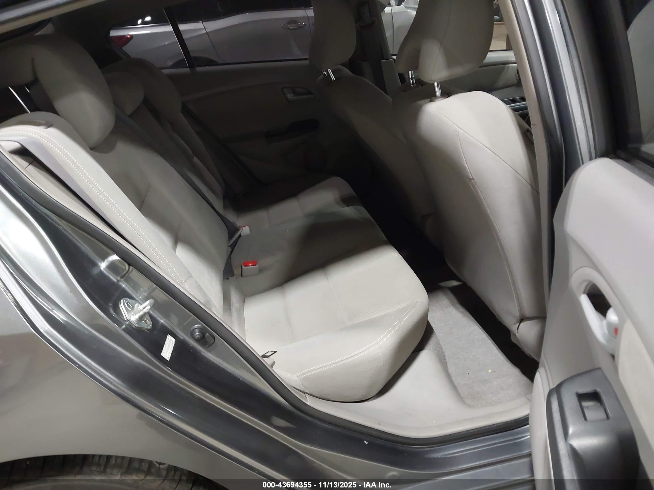 HONDA INSIGHT image 8