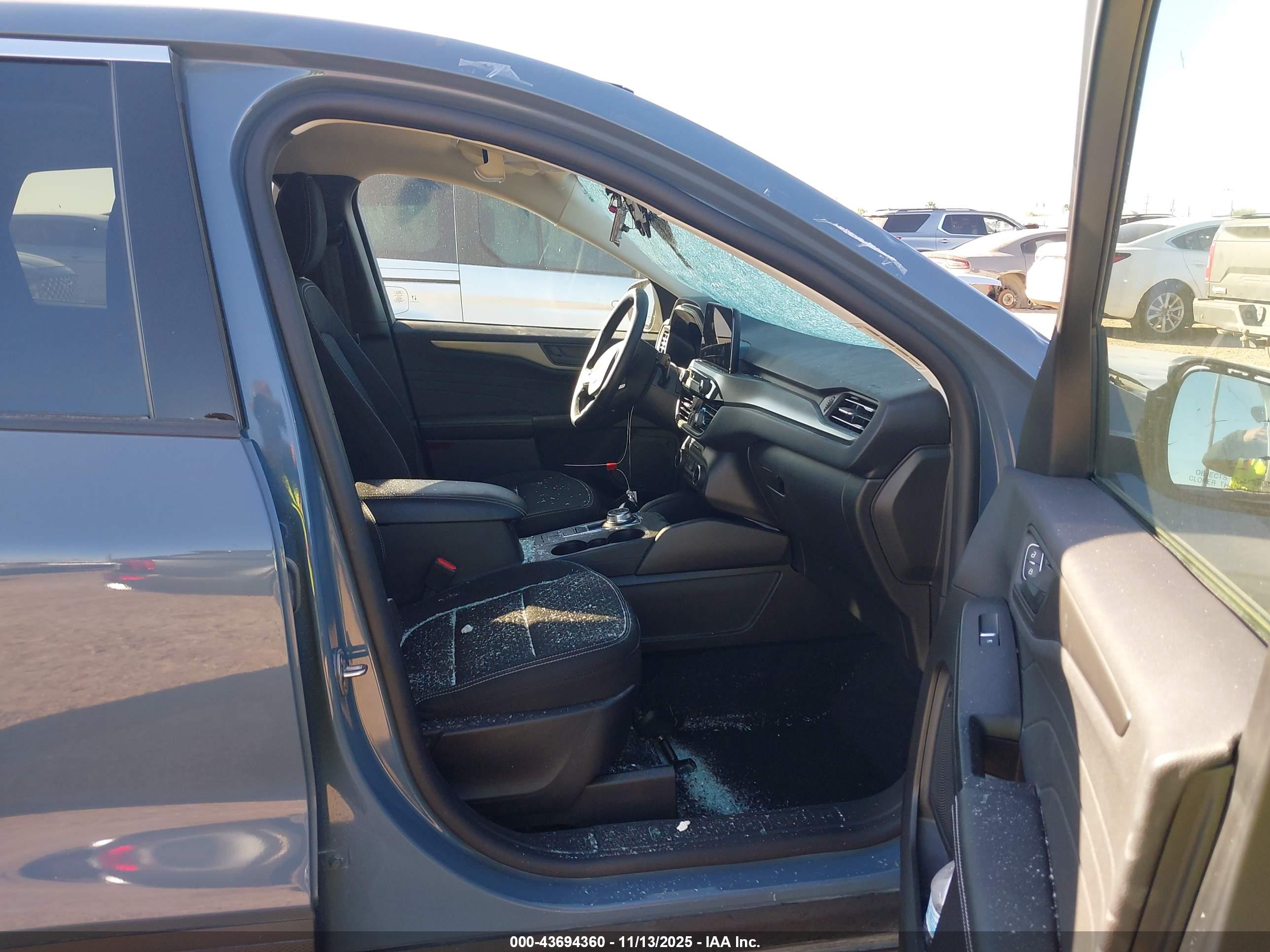FORD ESCAPE image 5