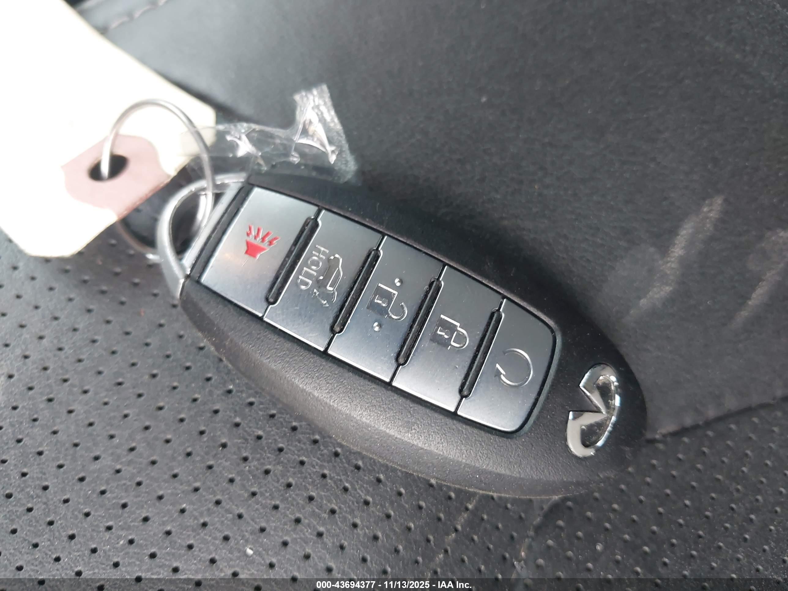 INFINITI QX80 image 11