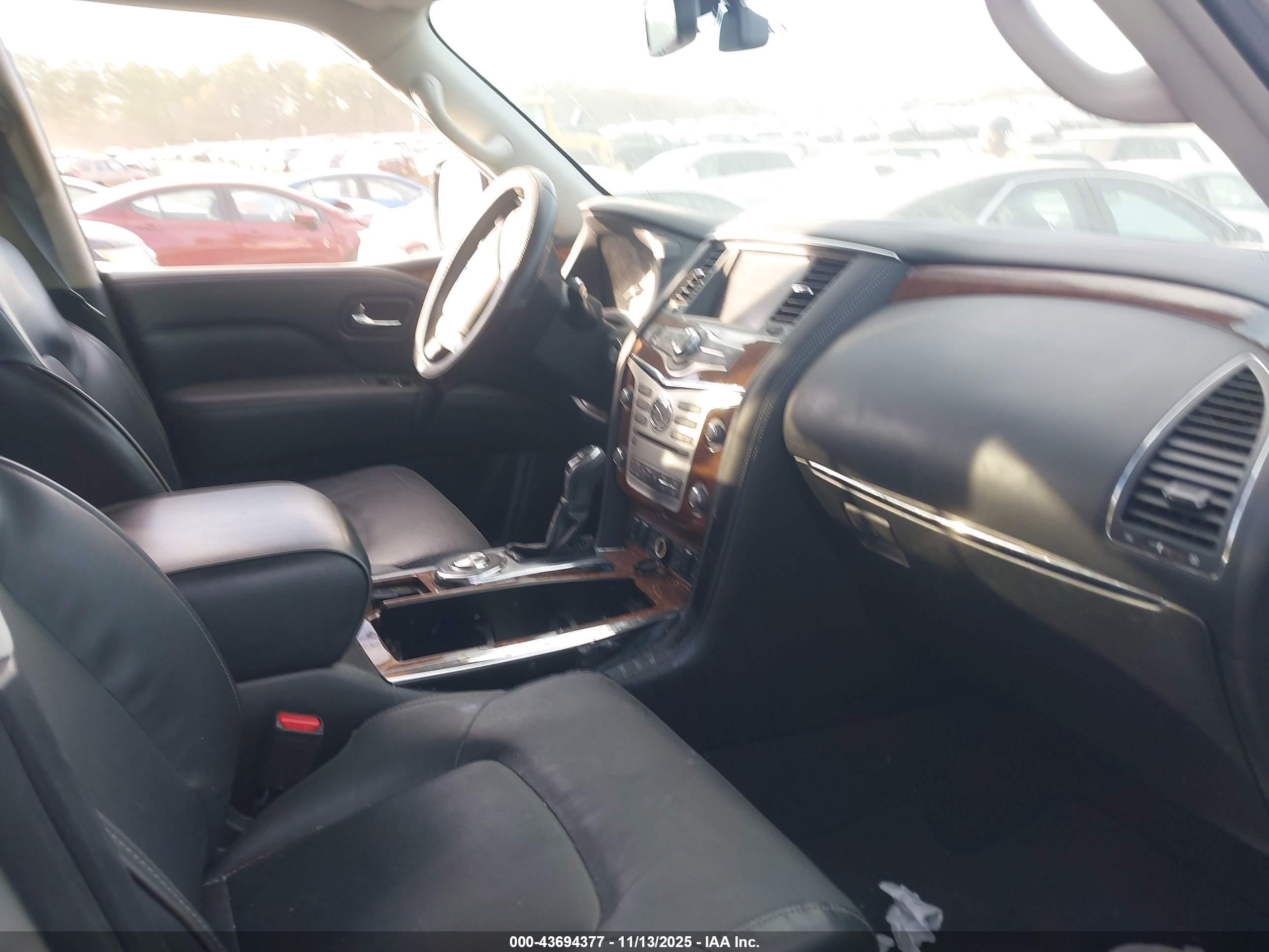 INFINITI QX80 image 5