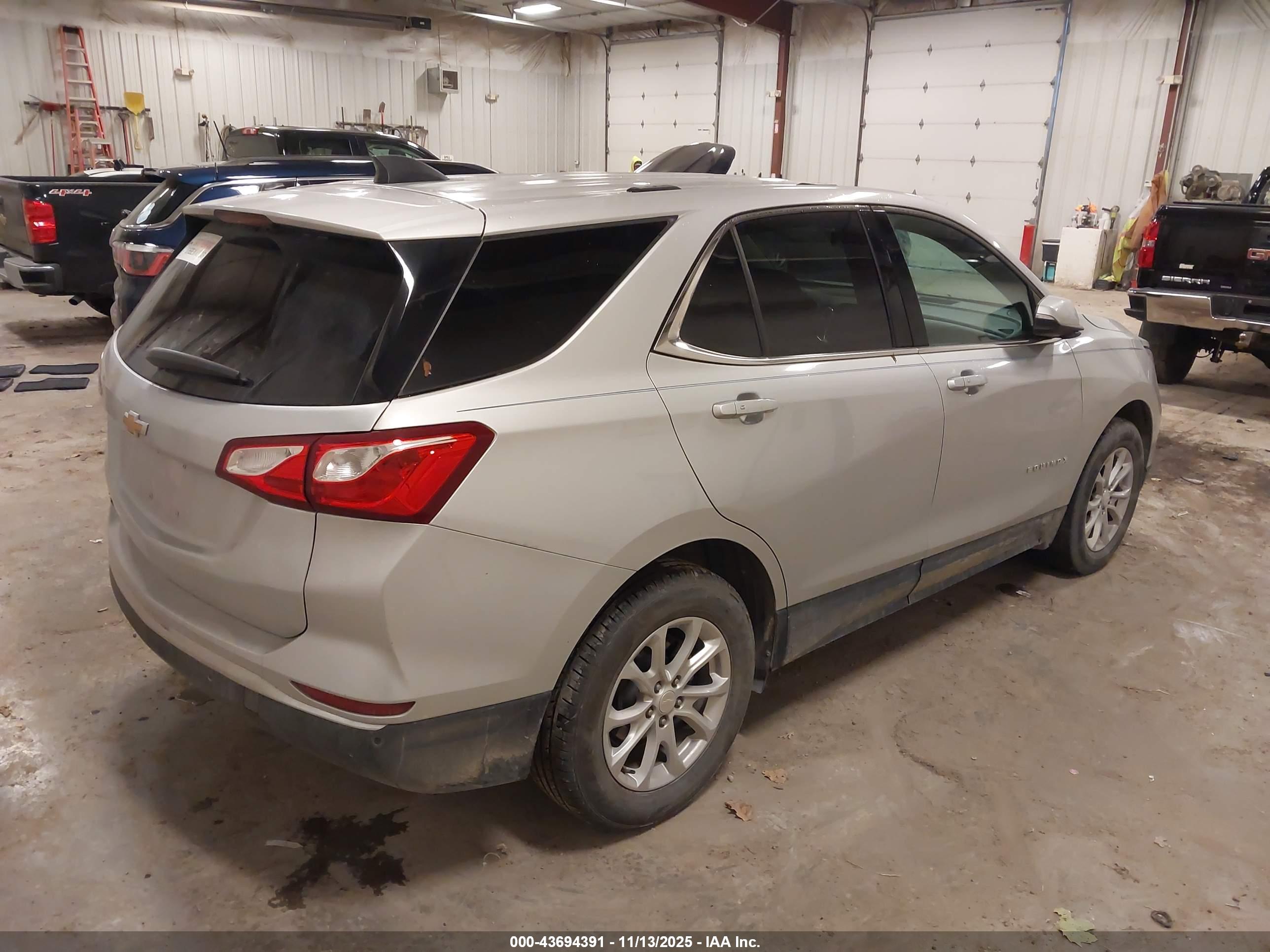 CHEVROLET EQUINOX image 4
