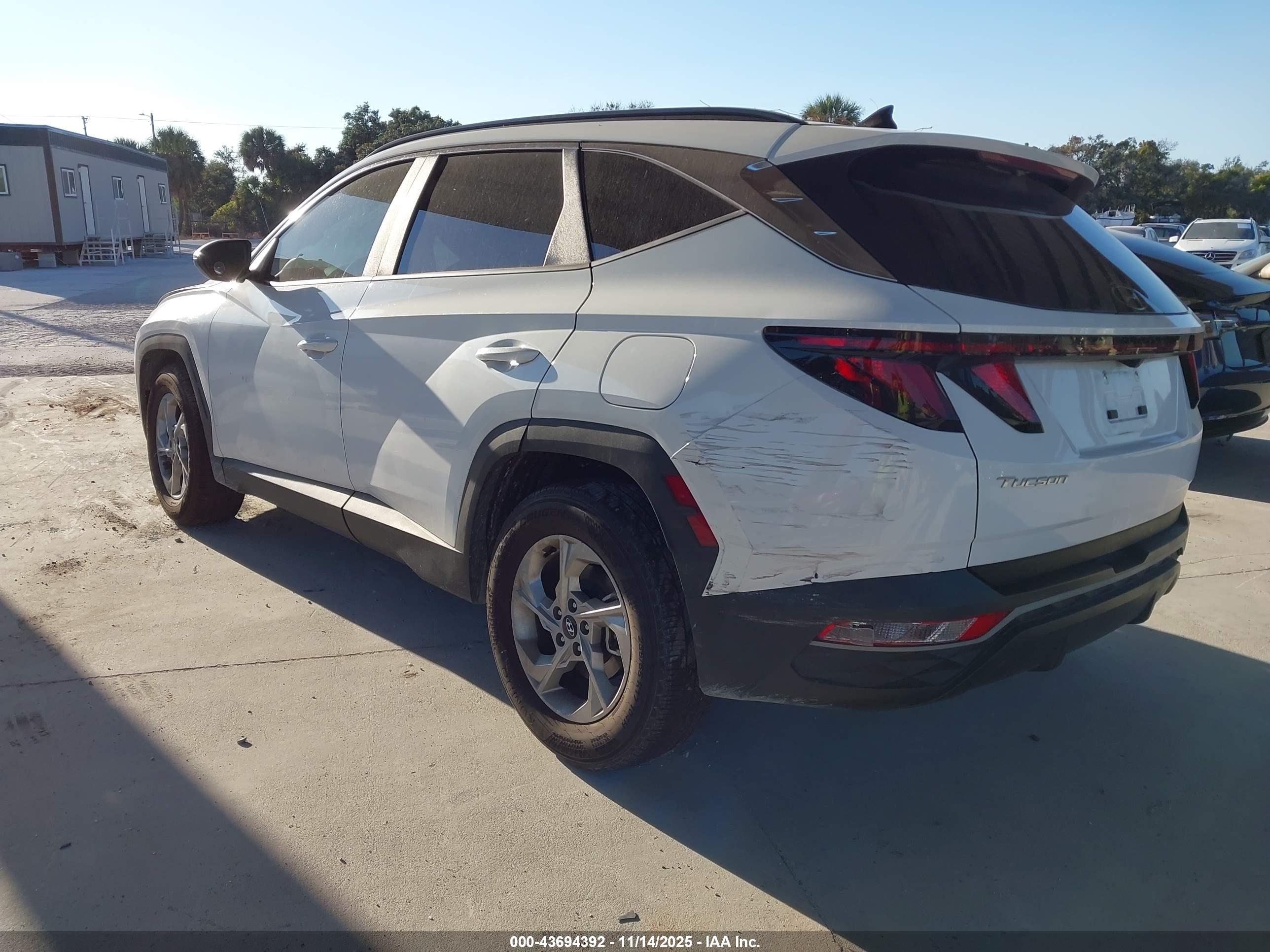 HYUNDAI TUCSON image 3