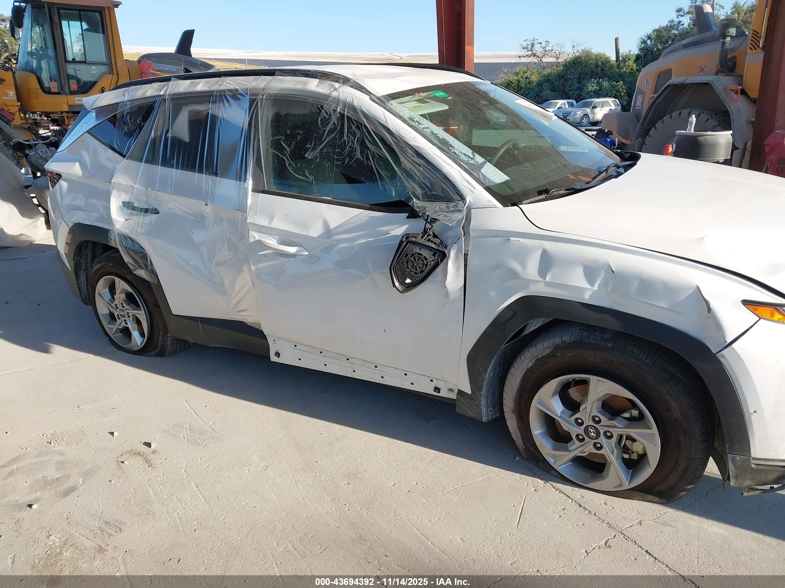 HYUNDAI TUCSON image 6