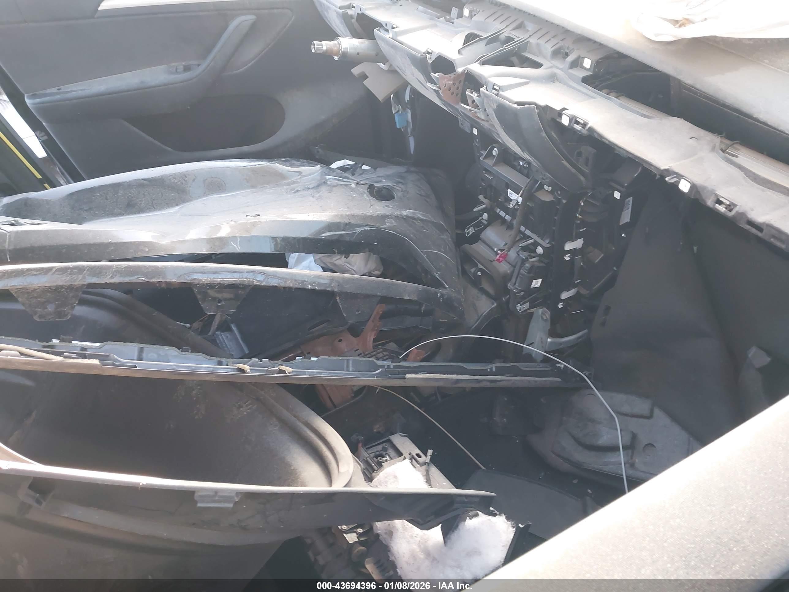 TESLA MODEL image 5