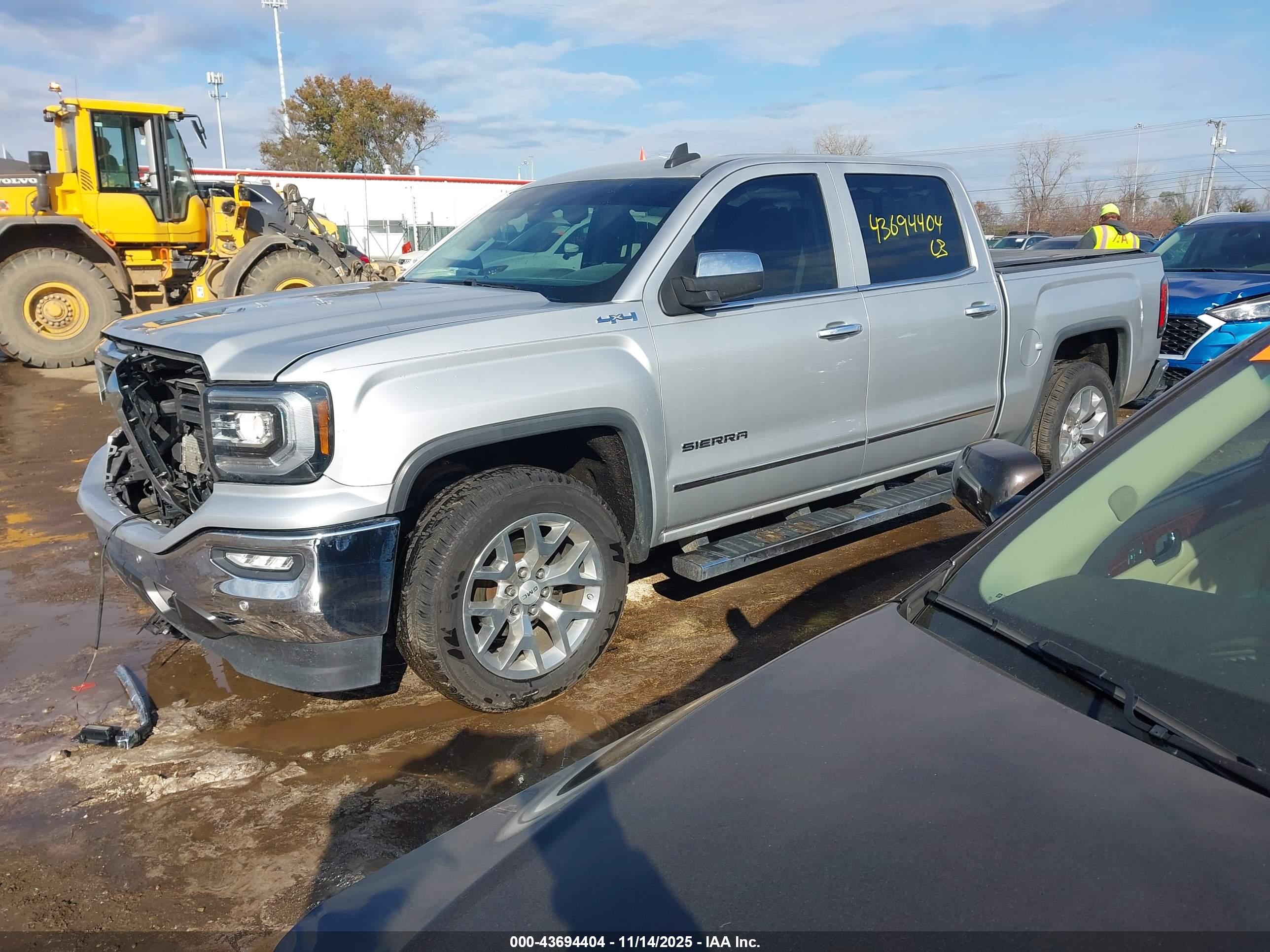 GMC SIERRA image 2