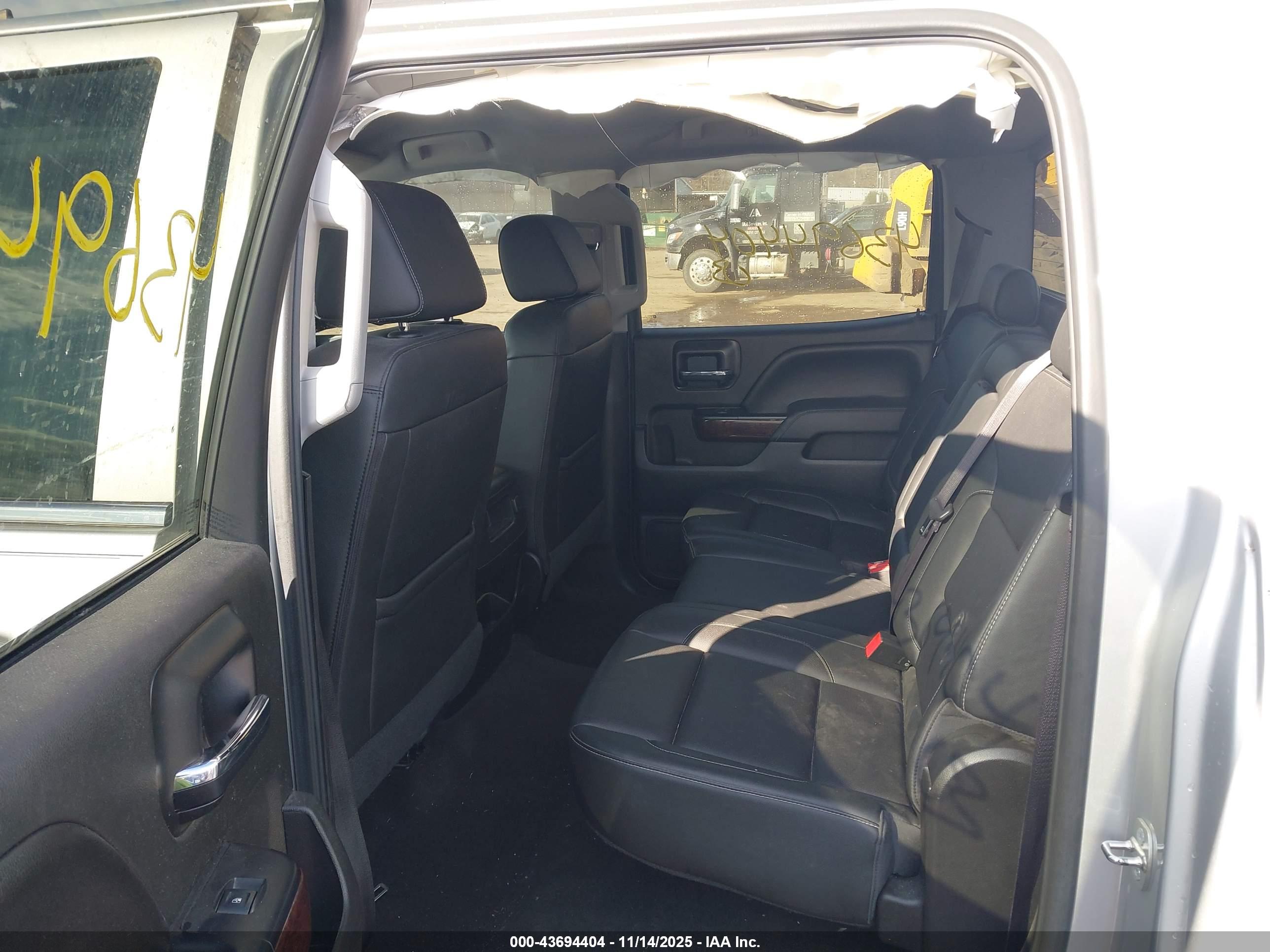 GMC SIERRA image 8