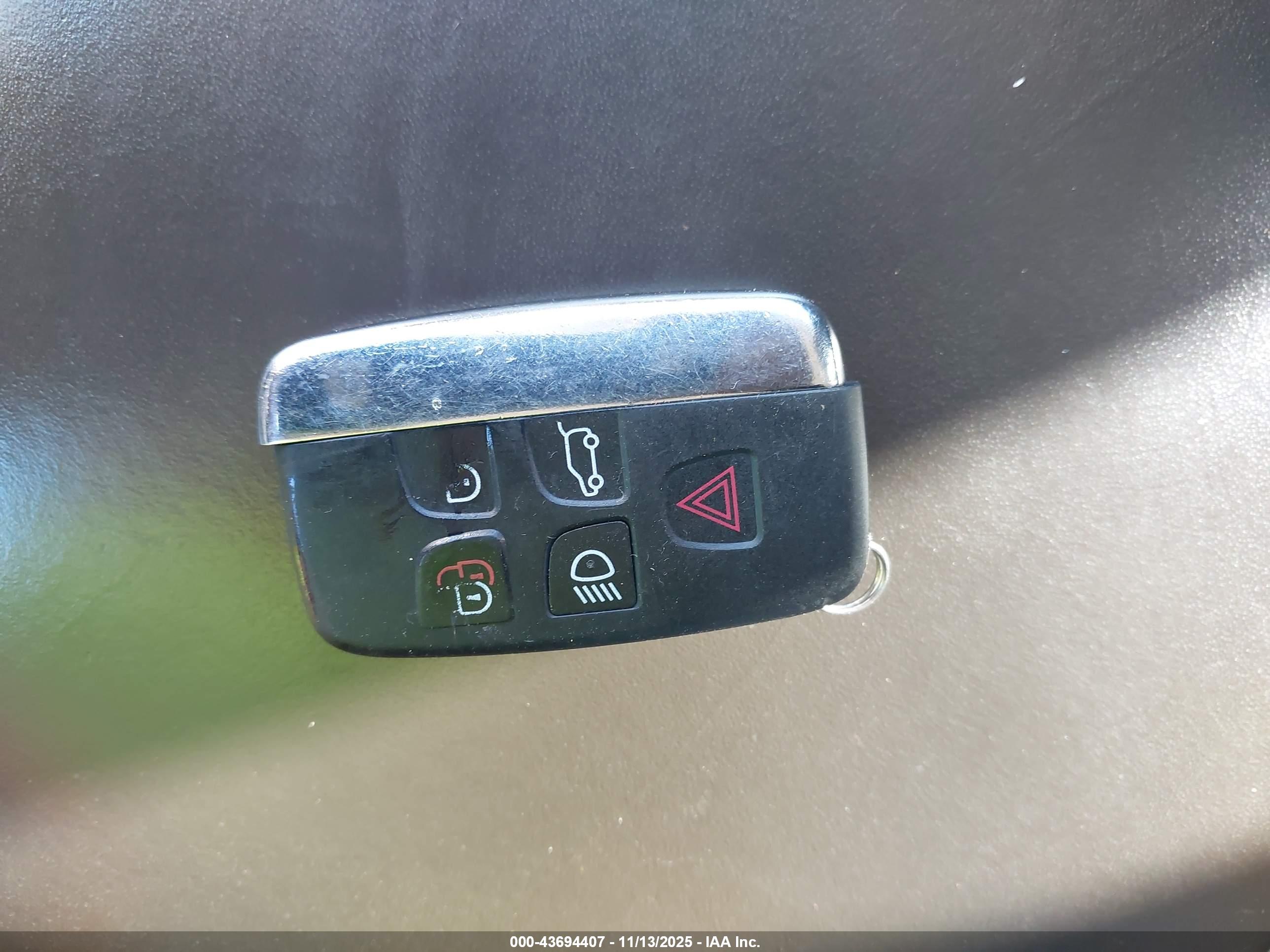 LAND ROVER image 11