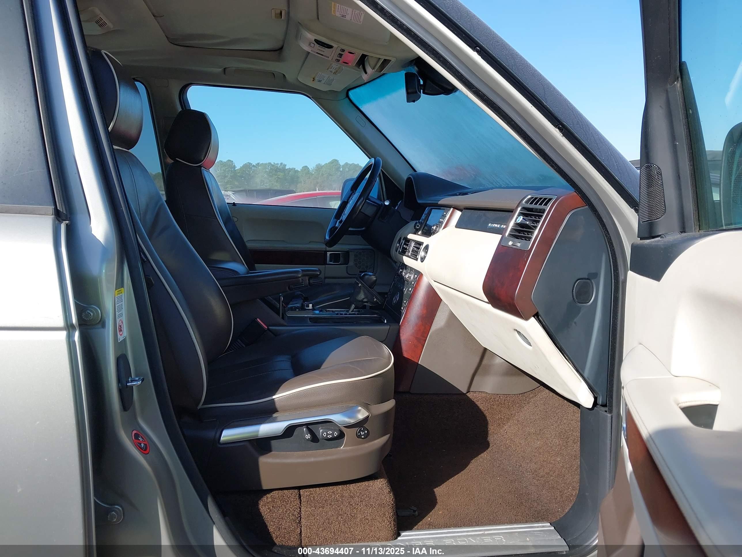LAND ROVER image 5