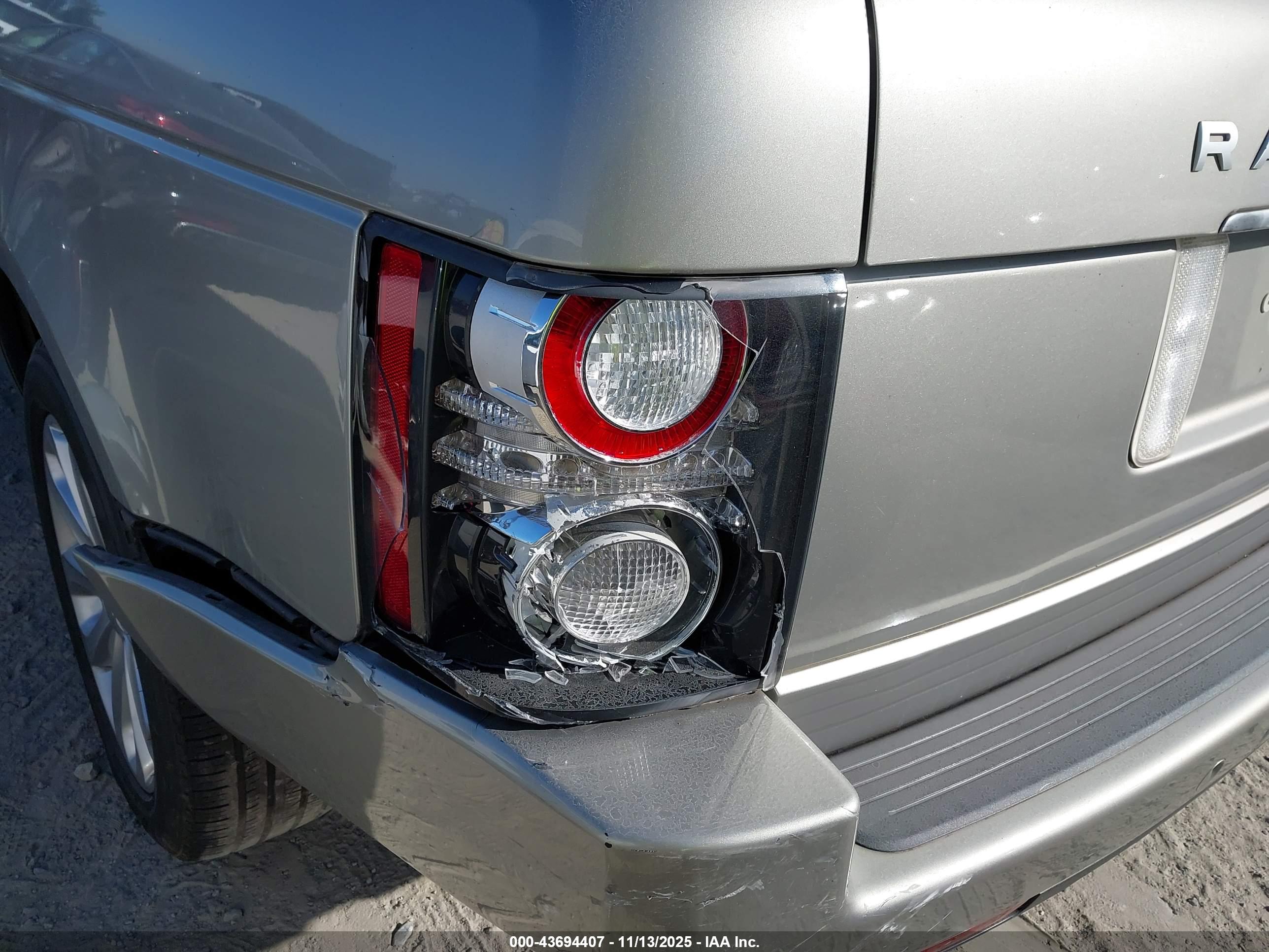 LAND ROVER image 6