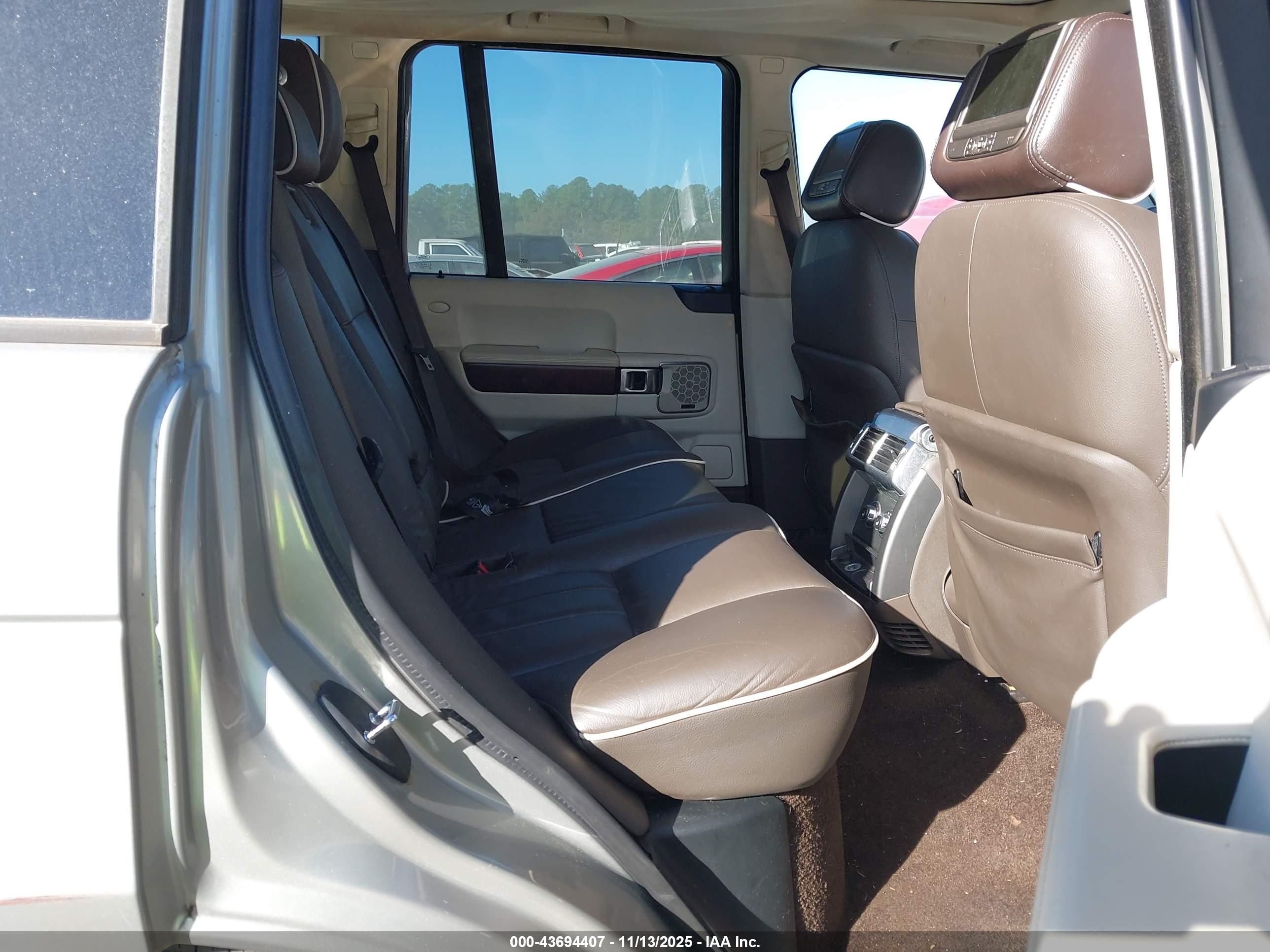 LAND ROVER image 8
