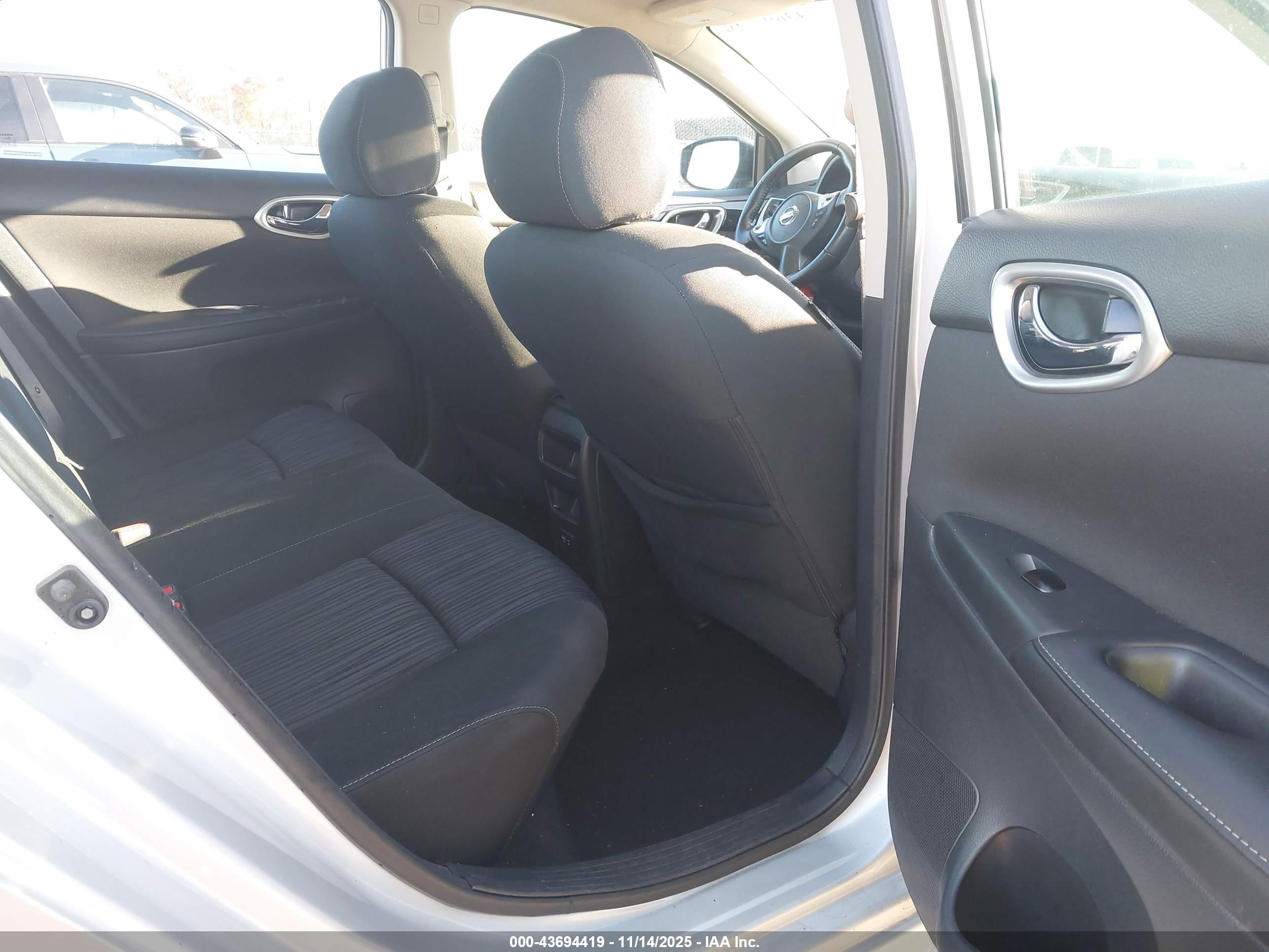 NISSAN SENTRA image 8