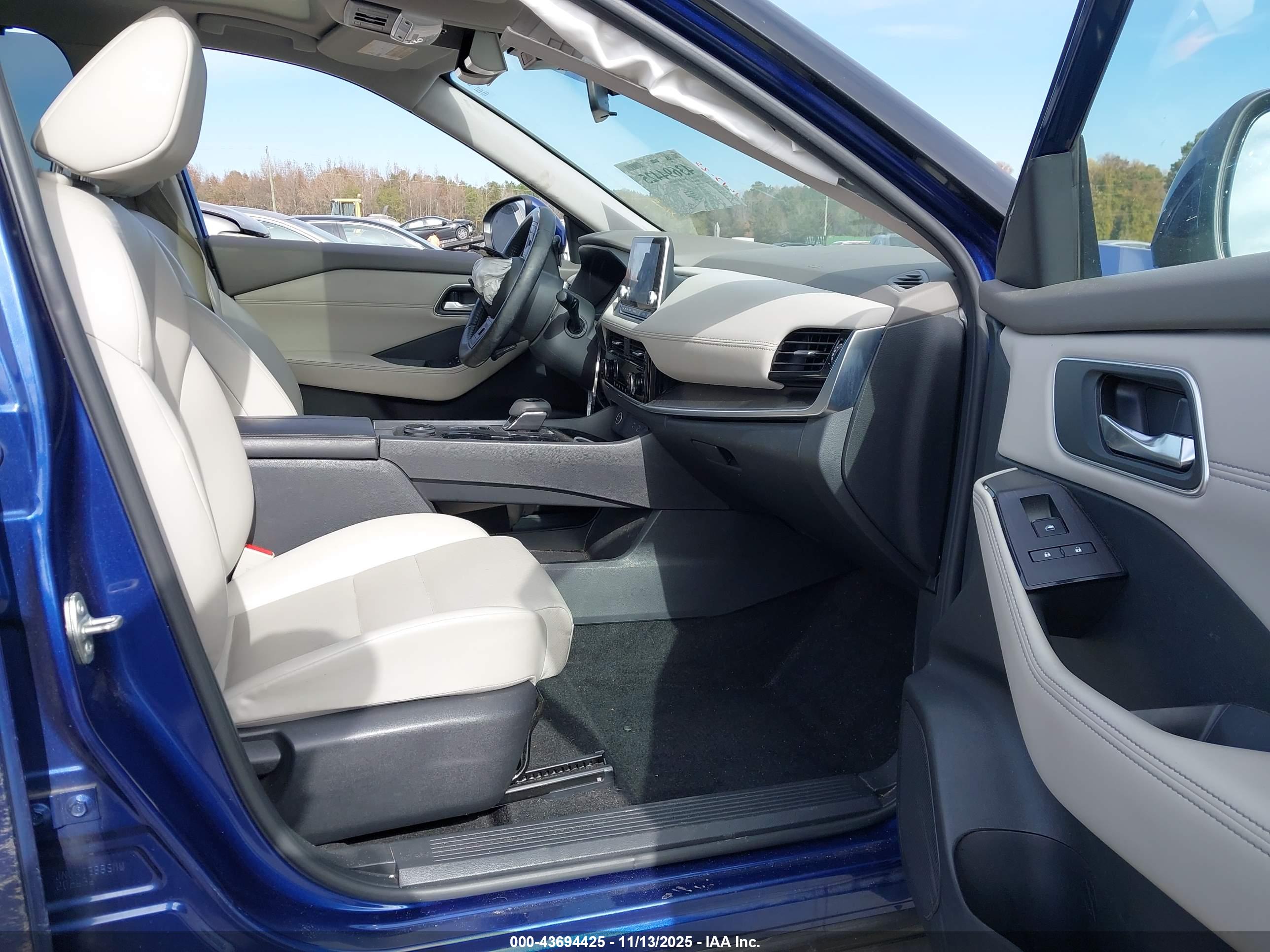 NISSAN ROGUE image 5