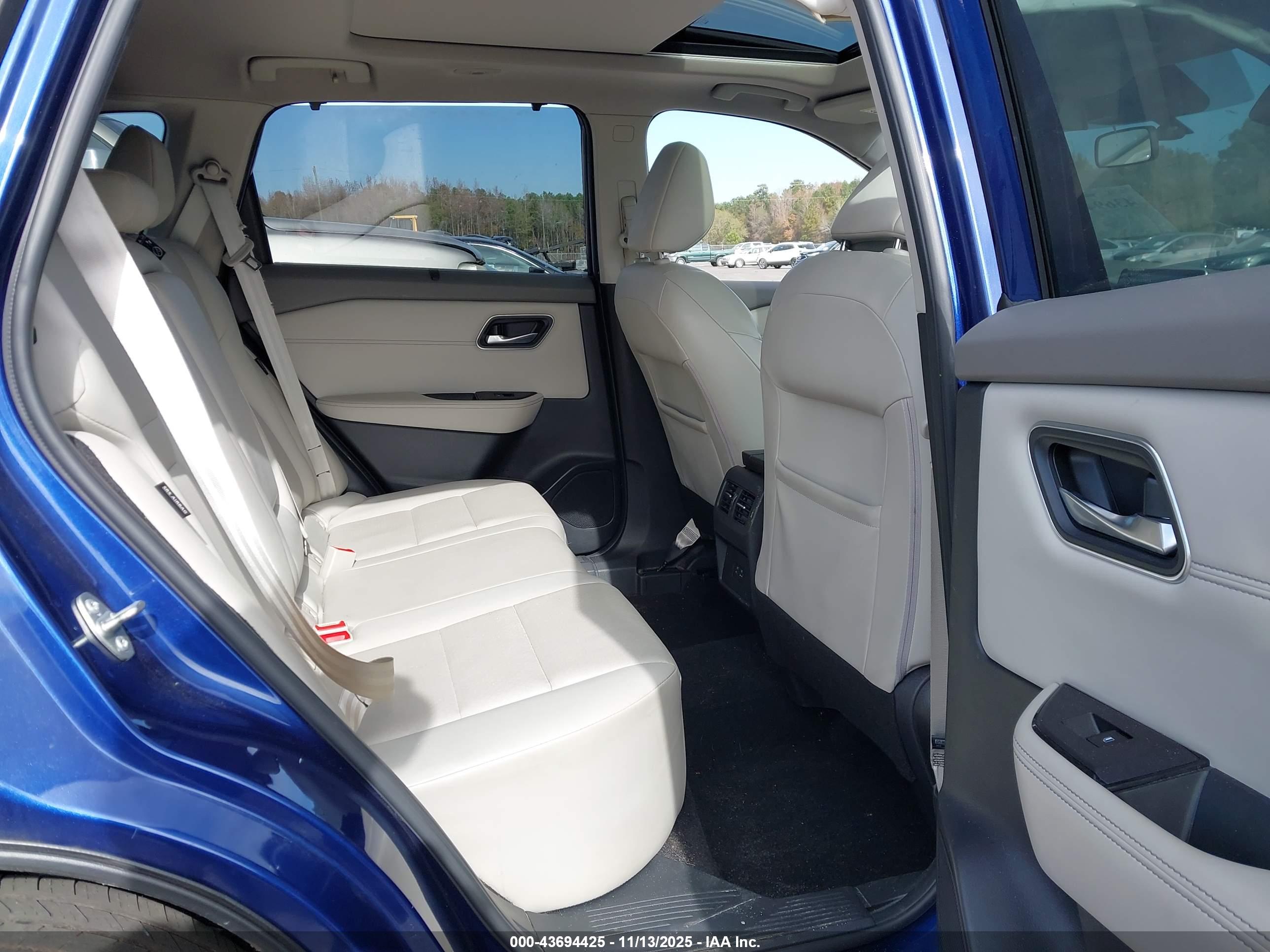 NISSAN ROGUE image 8