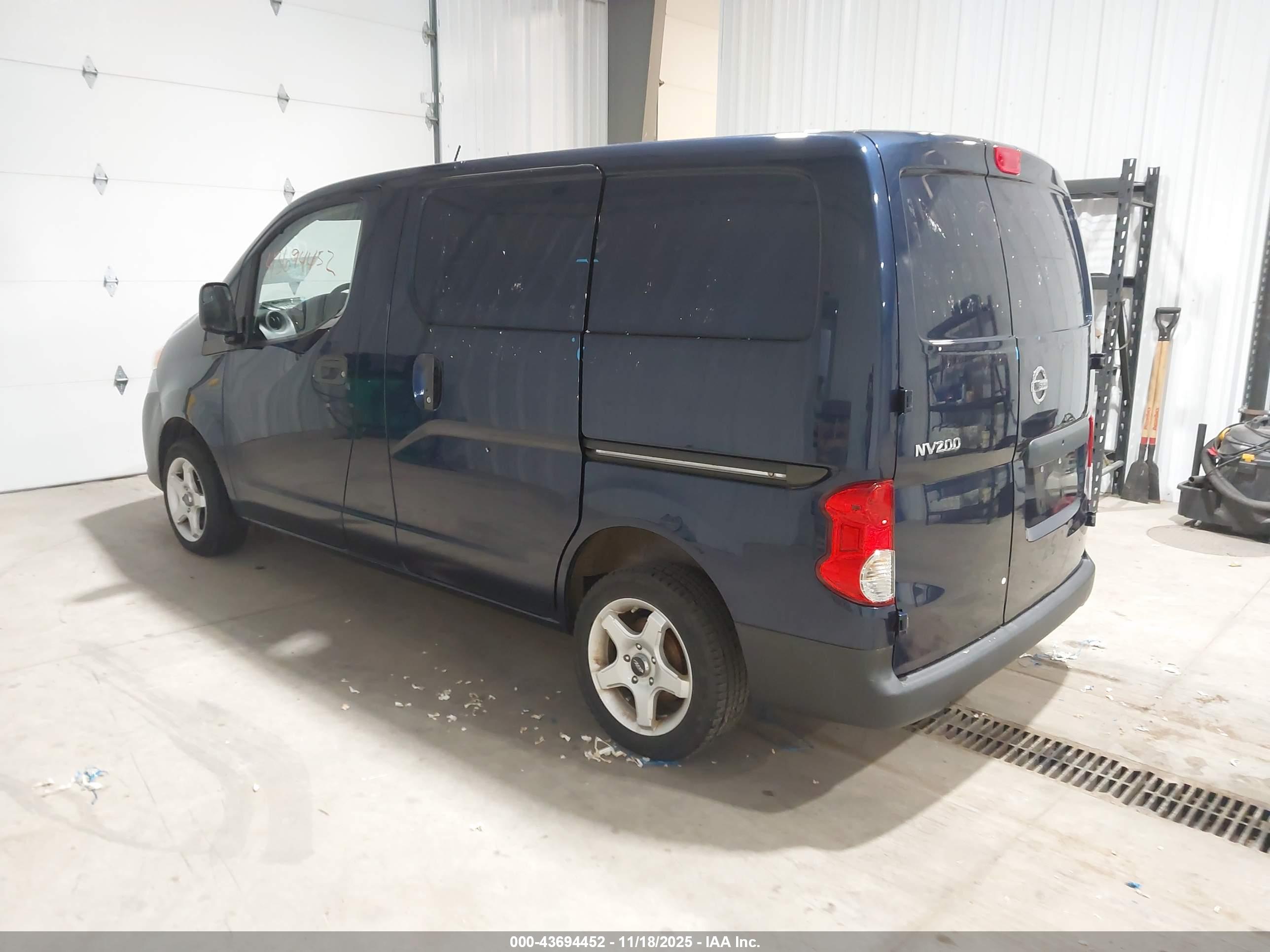 NISSAN NV200 image 3