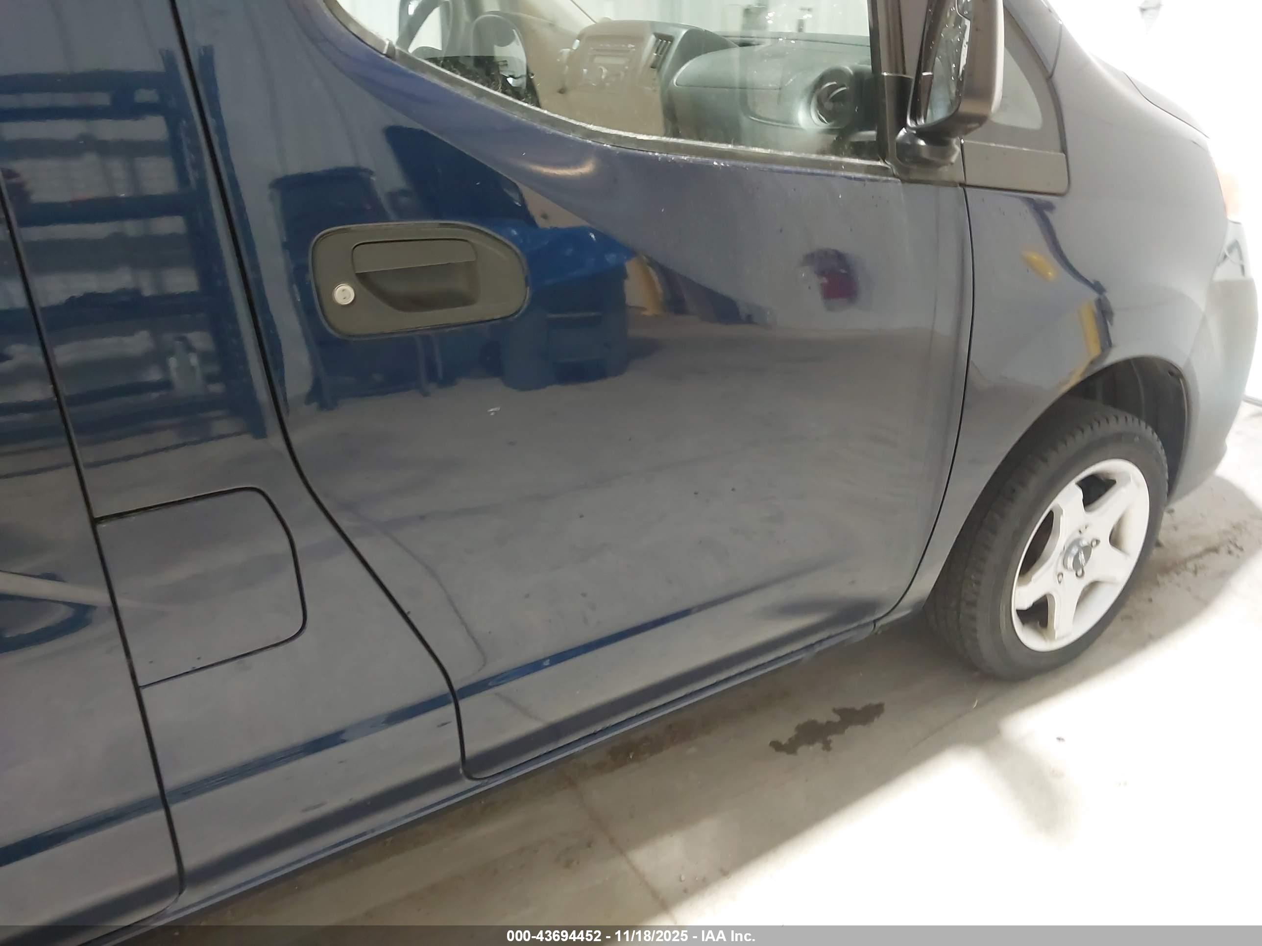 NISSAN NV200 image 6