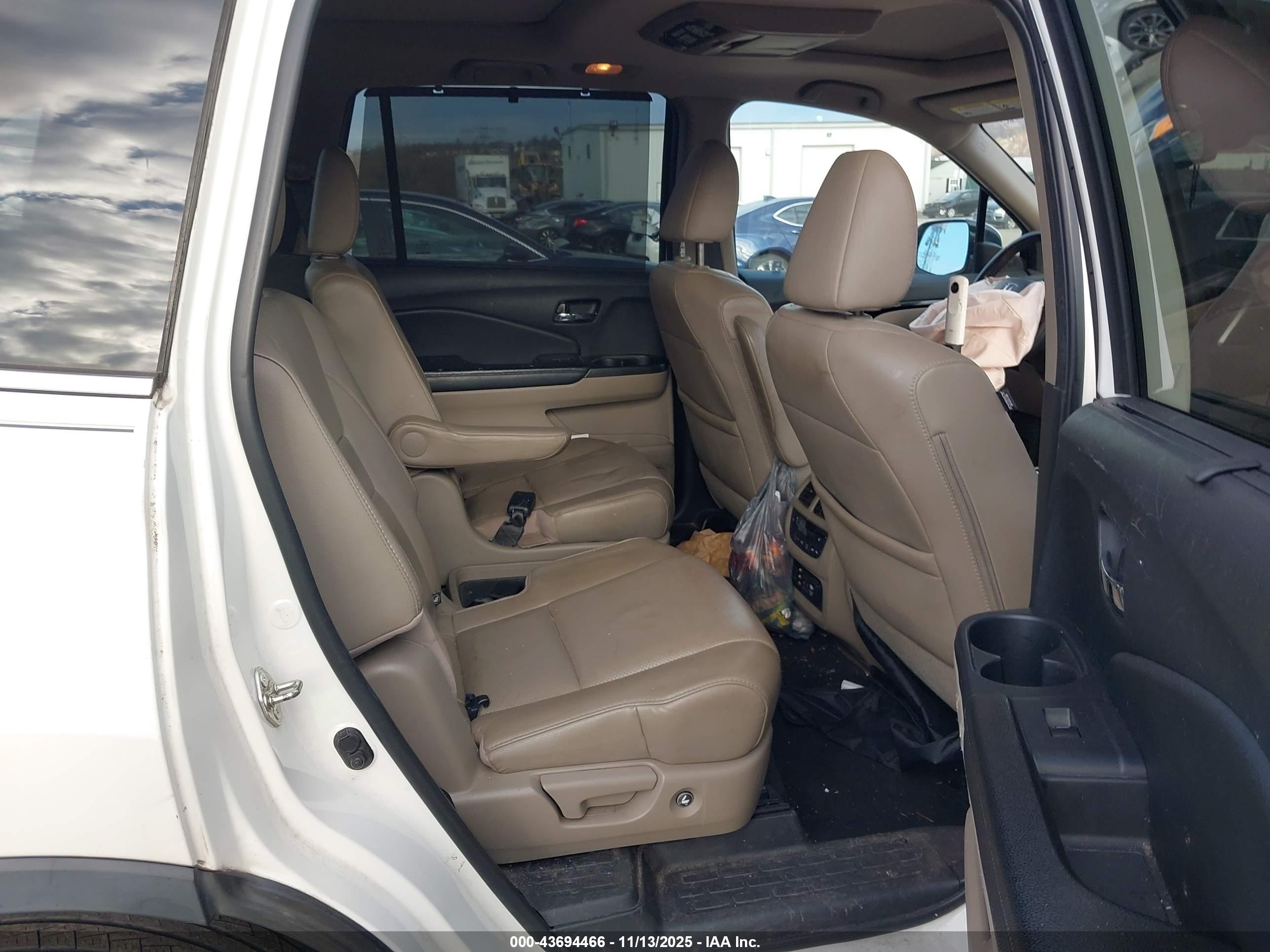 HONDA PILOT image 8